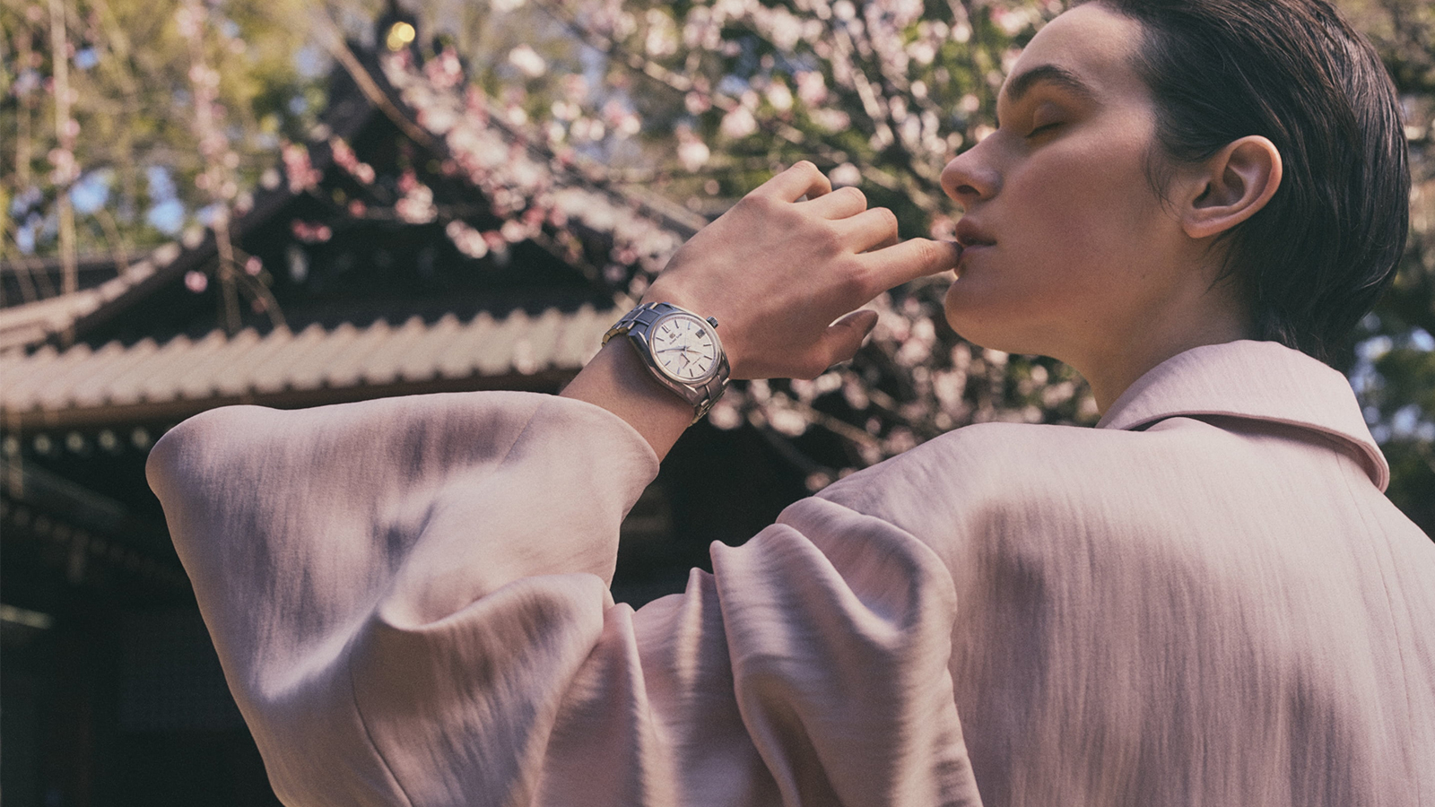 GRAND SEIKO Heritage Collection｜SBGA413／錶徑40mm／白鈦材質／時、分、秒、日期指示；動力儲存顯示／Spring Drive 9R65自動上鍊機芯／防水10氣壓／定價NT$198,000