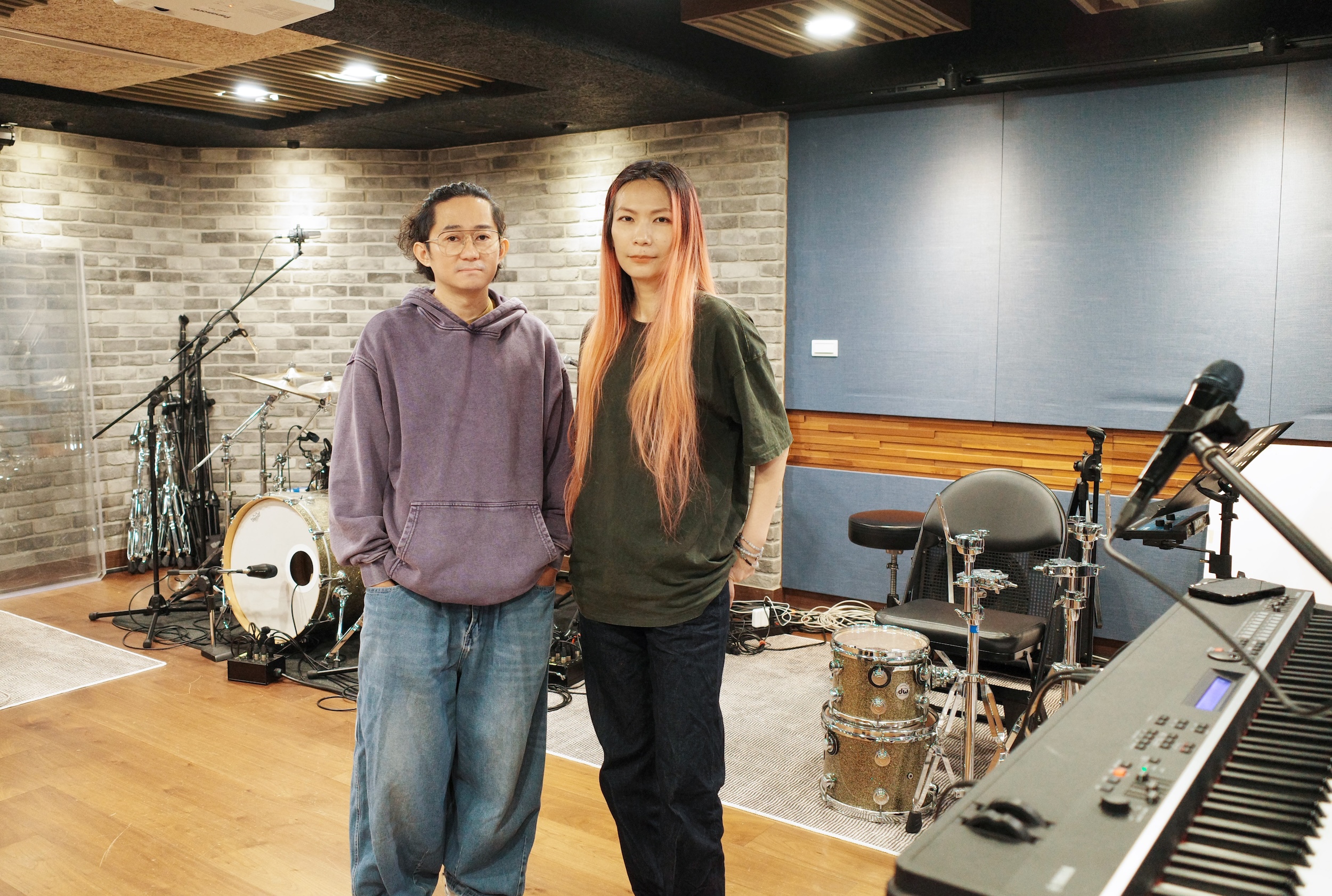 Tizzy Bac密集投入練團，為ACOUSTIC LIVE重新編曲、細緻打磨每首作品。
