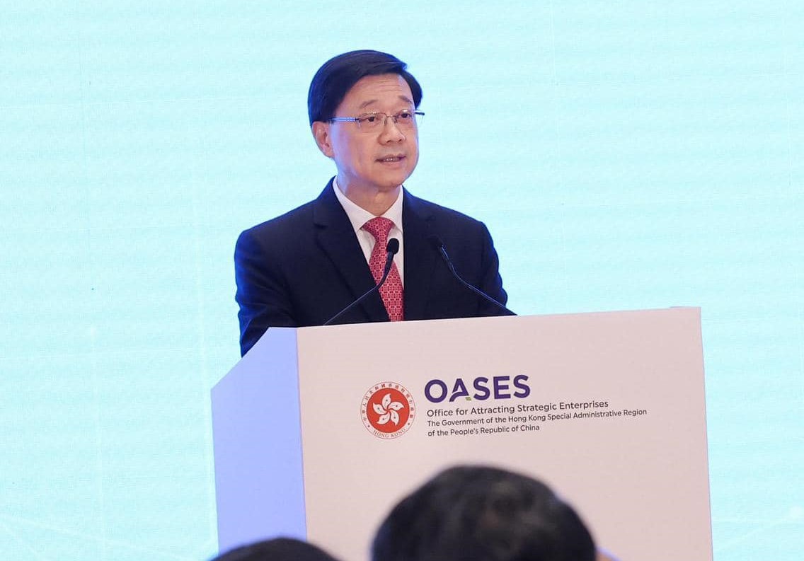 對於香港基本法23條三讀通過，李家超昨日興奮喊「完成了歷史使命，不負中央所托，不負國家信任」。（翻攝自臉書＠李家超 John KC Lee）