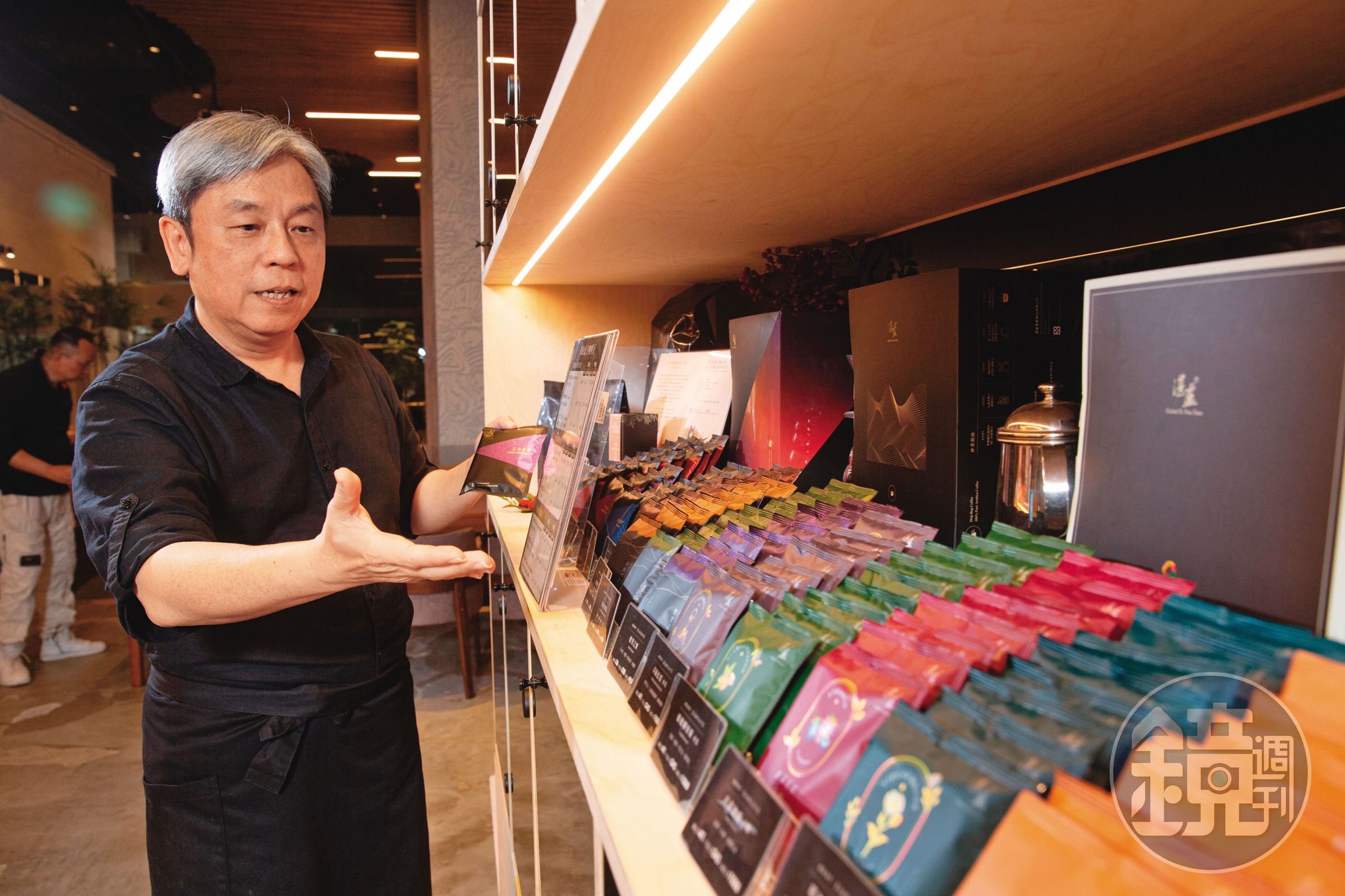 2019年廖國明將每支有故事的配方豆、濾掛包逐一檢視，以「甜蜜點烘焙」精品化，探索出最豐富且和諧的口感。