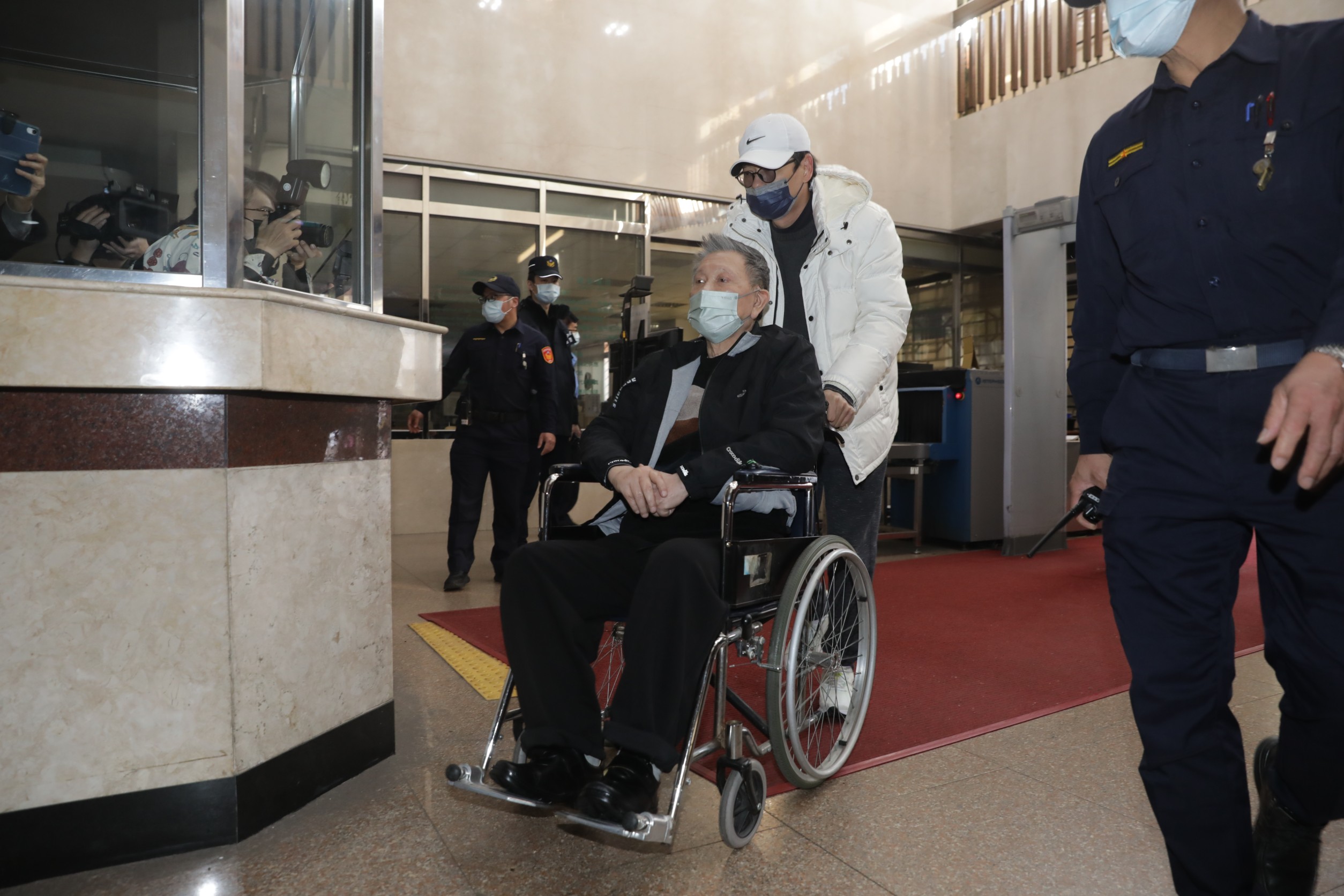 沈慶京今天仍堅持自己沒有犯罪，強調他是被害人。