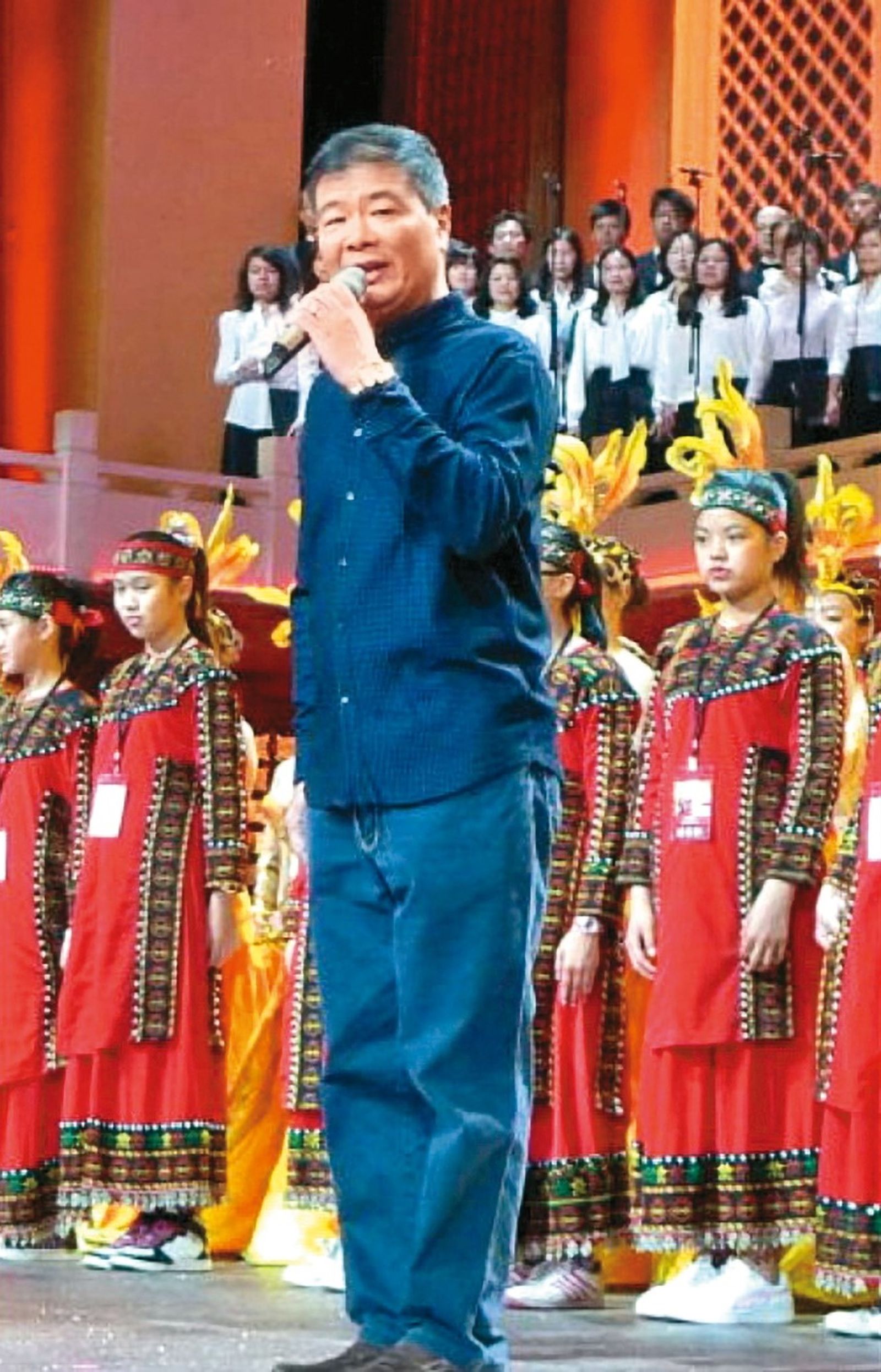 周子瑜與JYP娛樂將約滿，傳找上了曾與周杰倫合作中國大陸演唱會的趙少威，企圖開拓中國大陸市場。（翻攝自新浪娛樂）