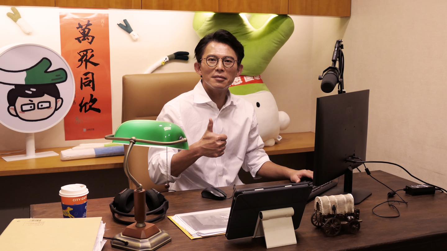 黃國昌卸任後開直播，2天吸金30萬元抖內。（翻攝自臉書@黃國昌）