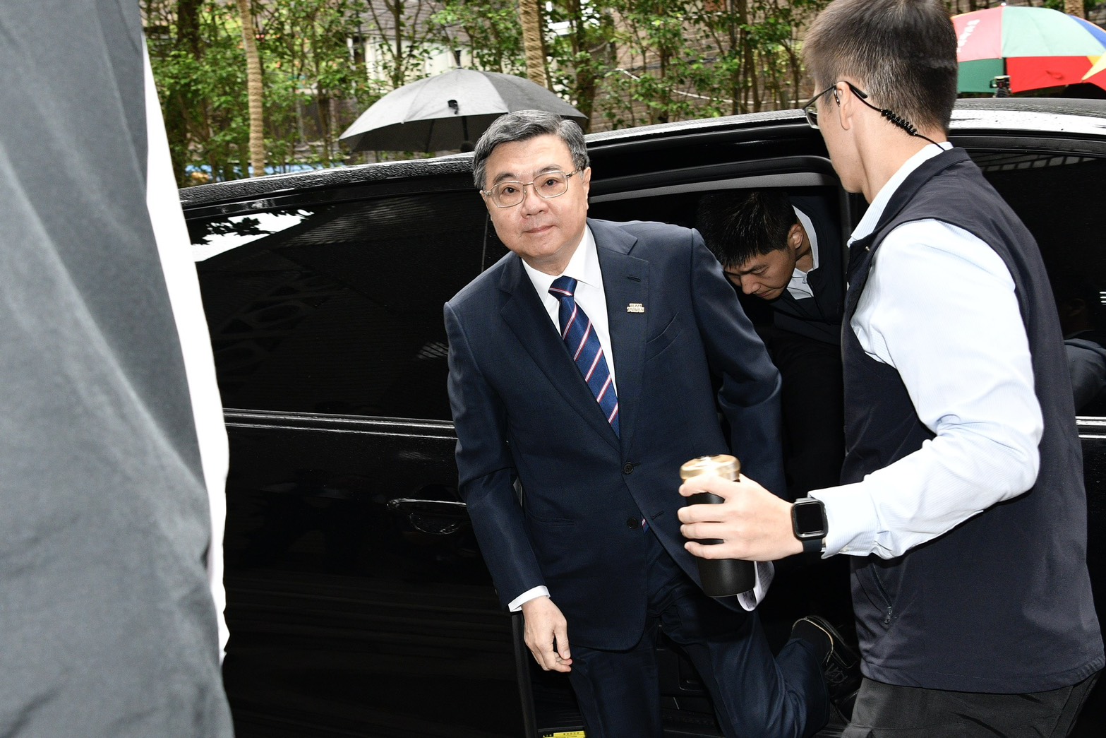 卓榮泰近日到日本看WBC為台灣加油,引發在野黨質疑。(鏡報李智為)