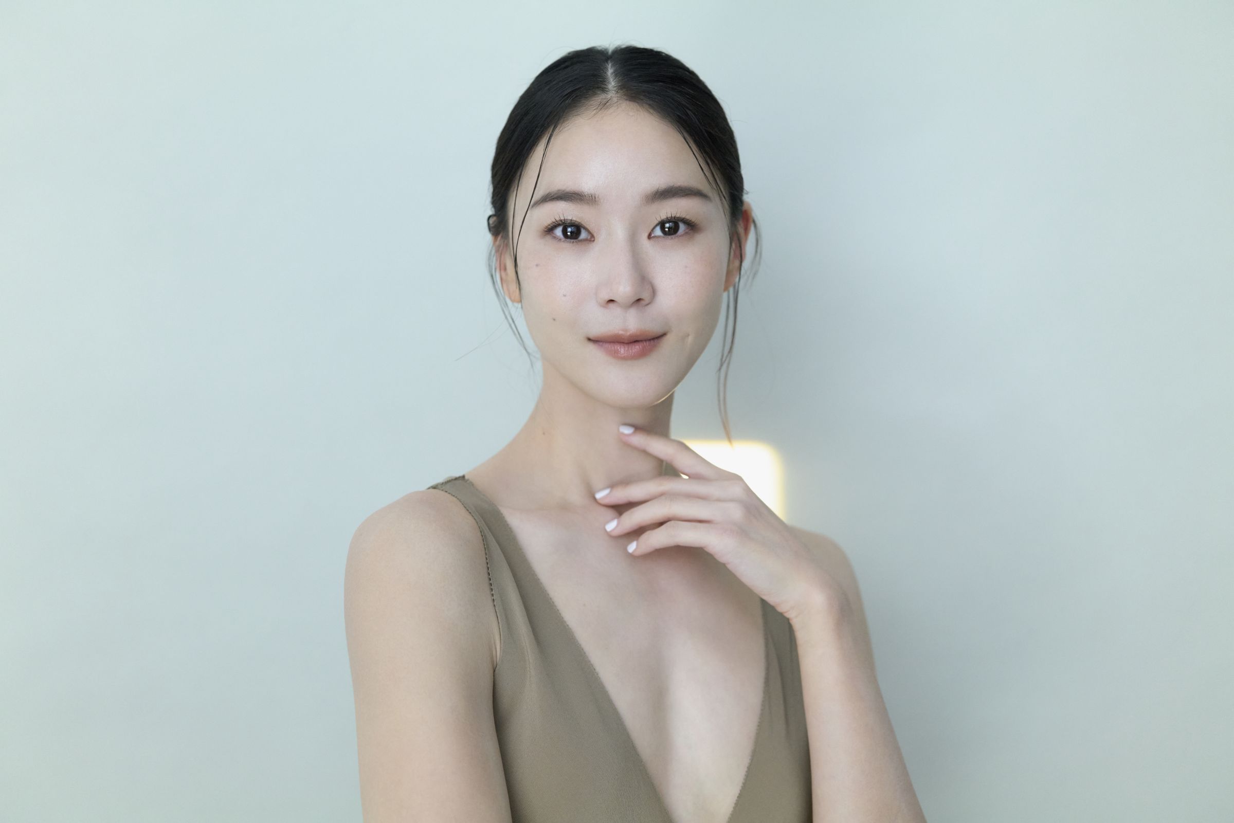 鍾瑶透露寫書時常常邊寫邊哭。（星星相藝提供）