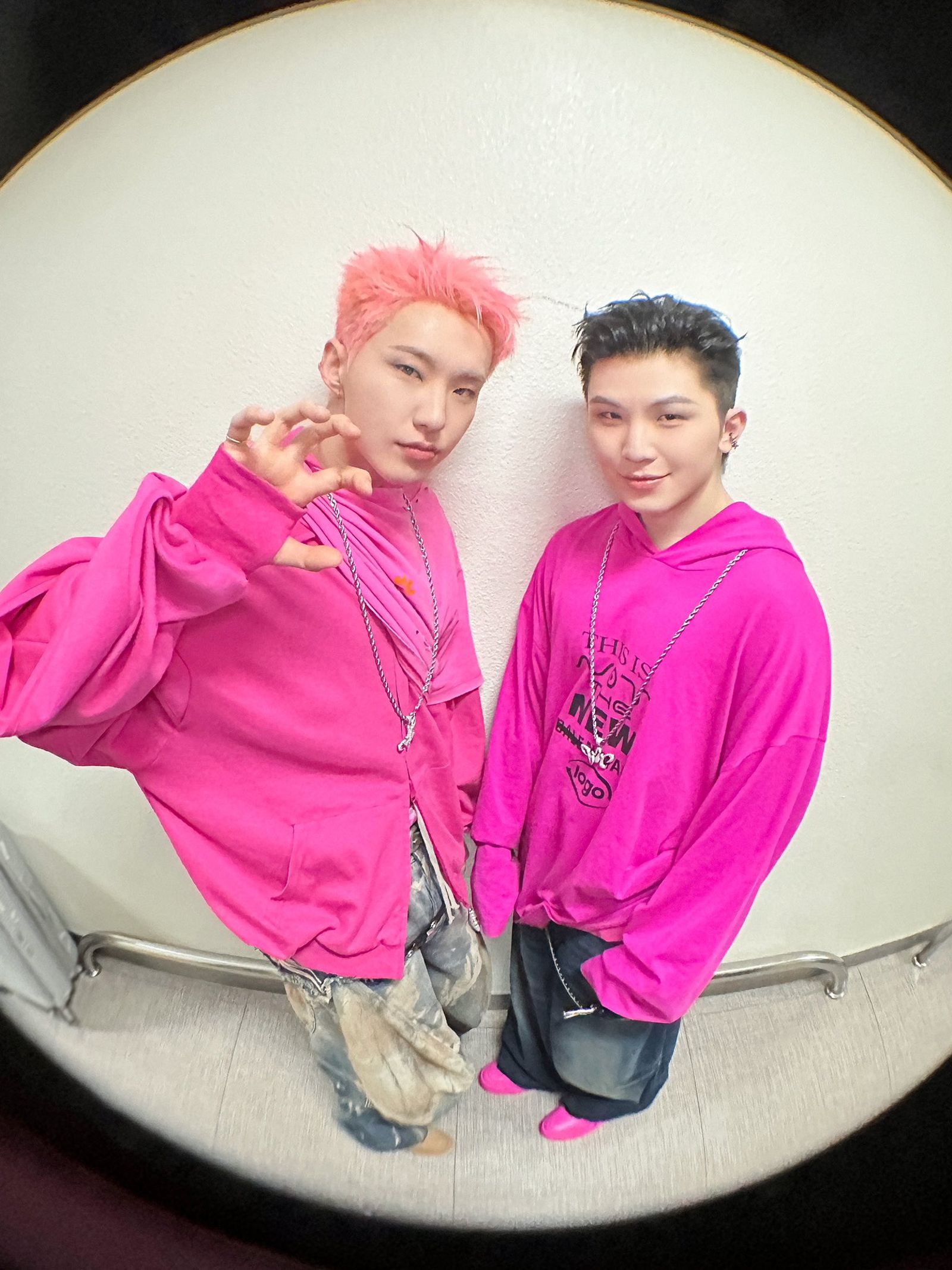 HOSHI 和 WOOZI是SEVENTEEN隊裡的96line，平常感情就非常好。（翻攝SEVENTEEN X）
