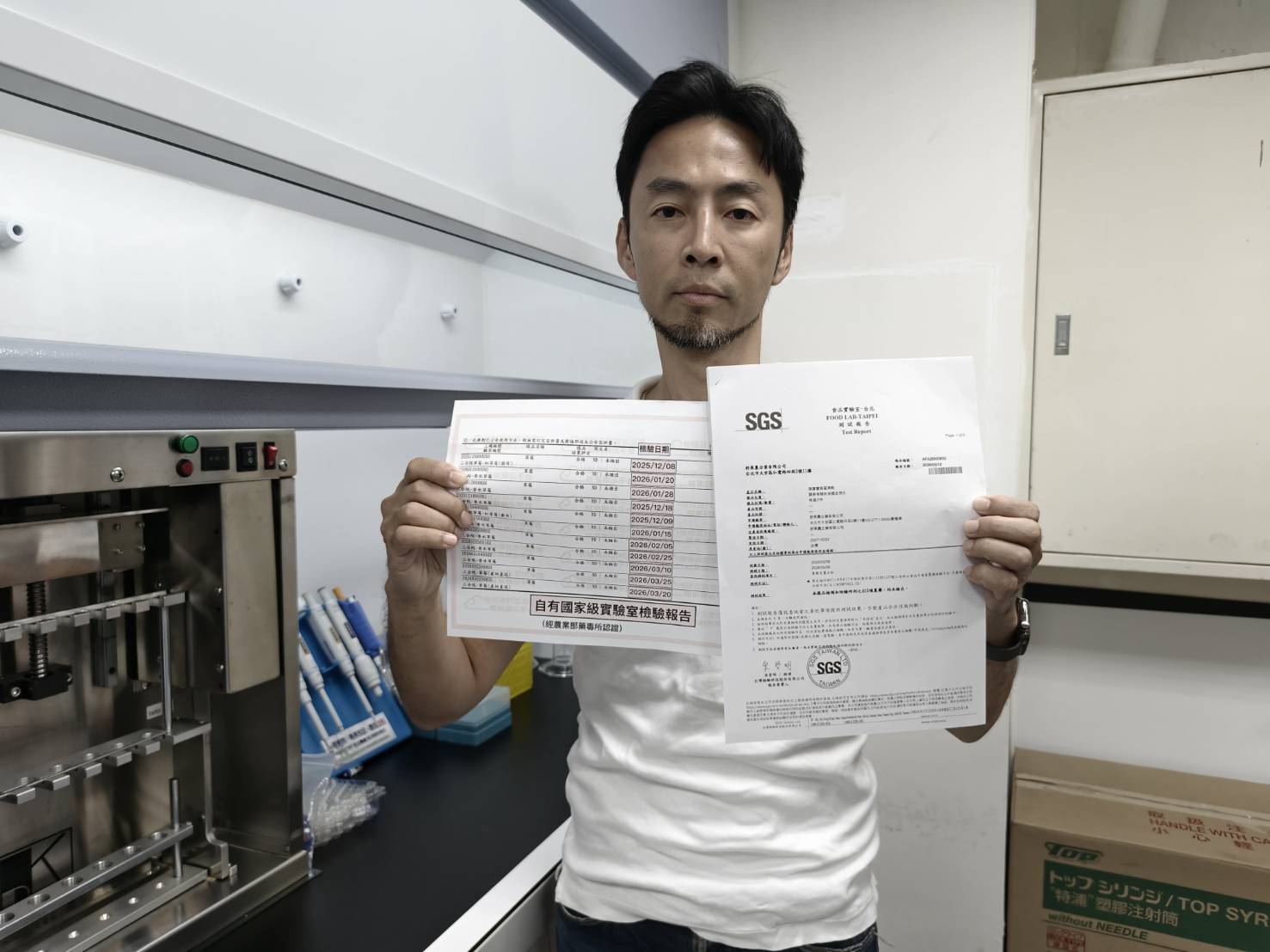 舒果農企業有限公司執行長曾逸峰出面呼籲,政府應建立嬰幼兒加工食品專法,讓業者有指引、消費者放心。