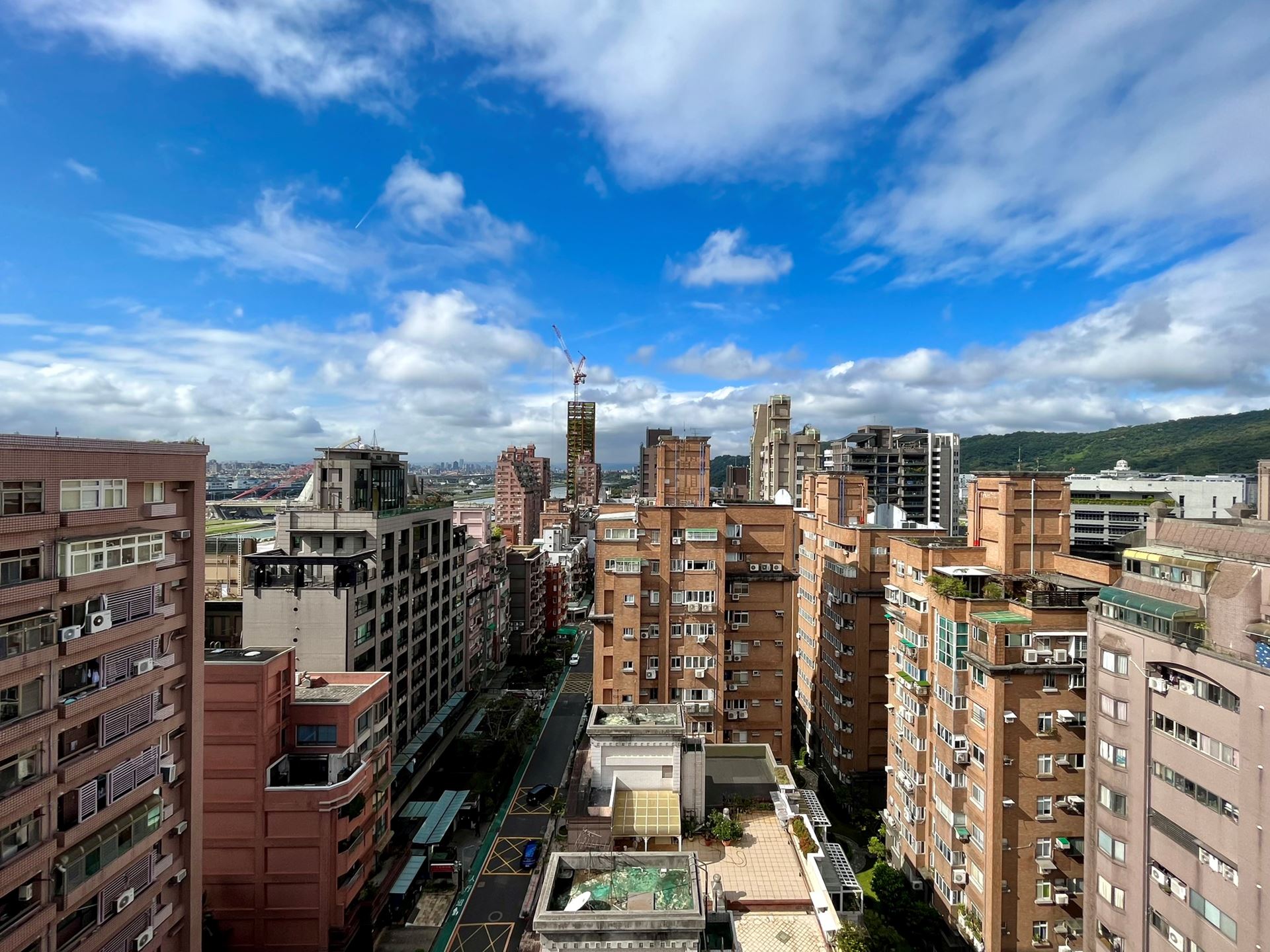 永慶房屋統計近一年台北市各「里」中古屋的交易量排名，其中中山區和內湖區上榜最多，顯示交易熱絡。(房市示意圖)