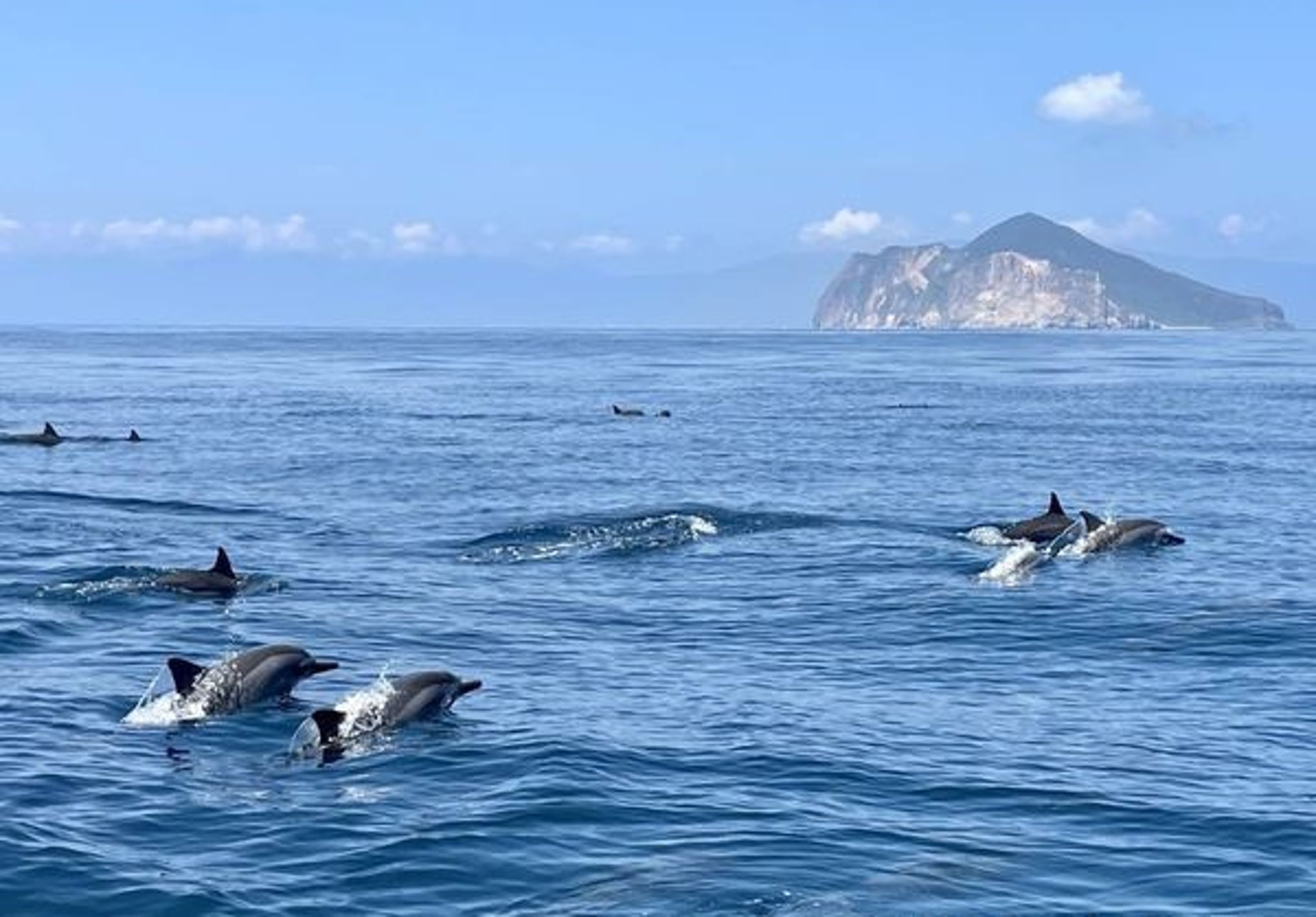 龜山島去年受康芮颱風重創,封島4個月,如今將重啟迎賓。(觀光署提供)
