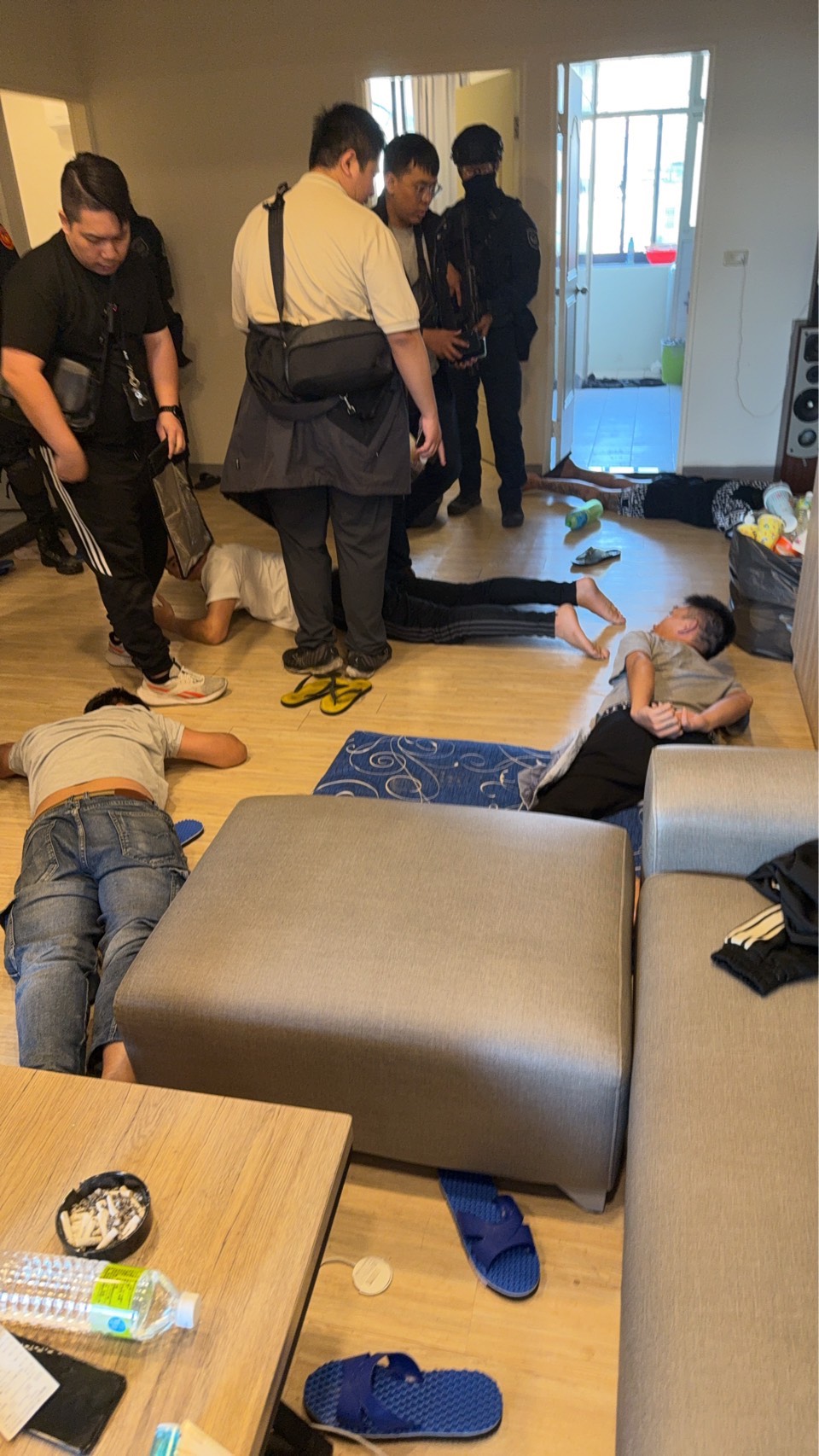 中打中心逮獲29名詐騙成員。(中打提供)