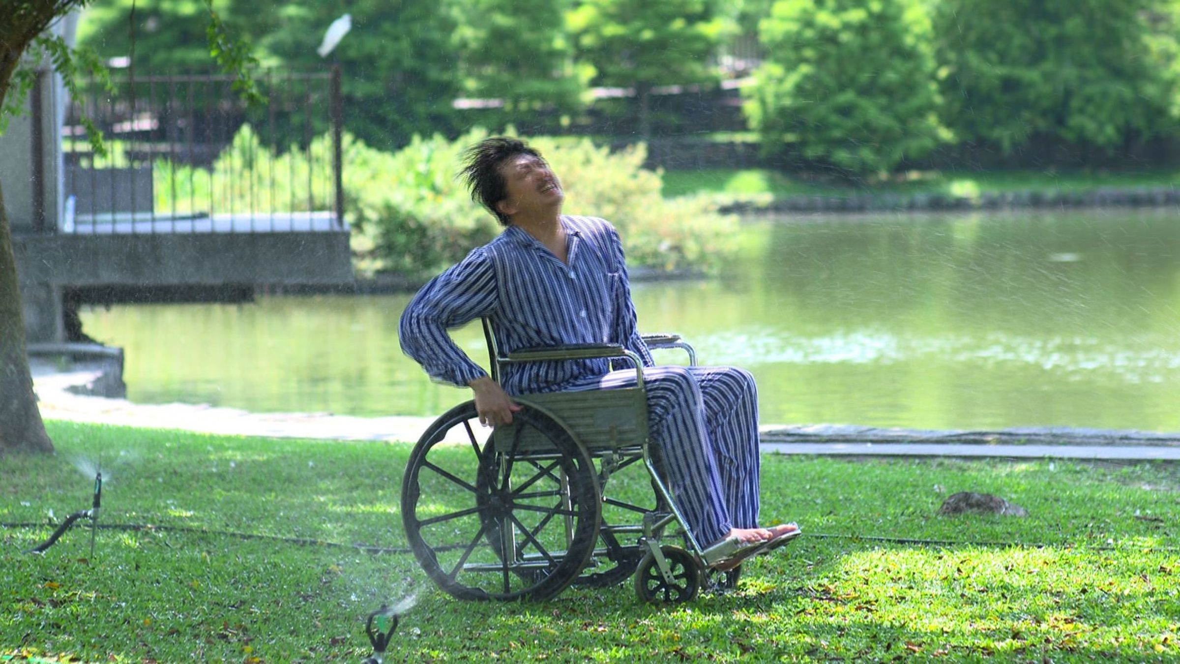 吳皓昇戲裡中風坐輪椅遭整。民視