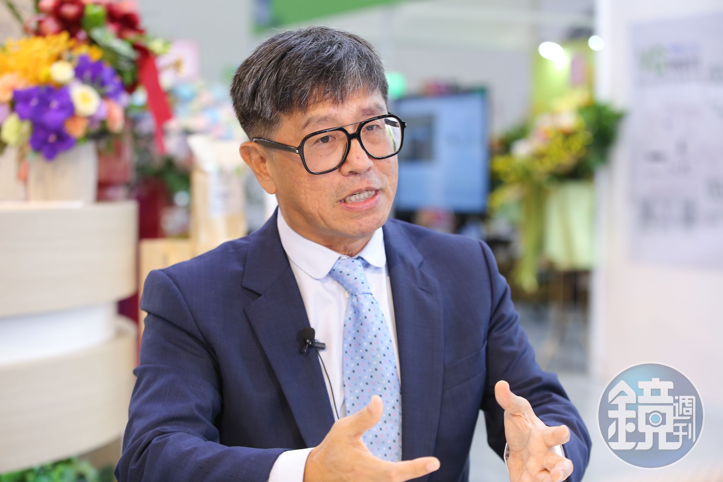 寶晶能源董事長蔡佳晋透過2024台灣國際智慧能源週，端出了公司以地方創生為核心，一手打造的「永續新農村」的細部規劃，並親自向參訪來賓解說。