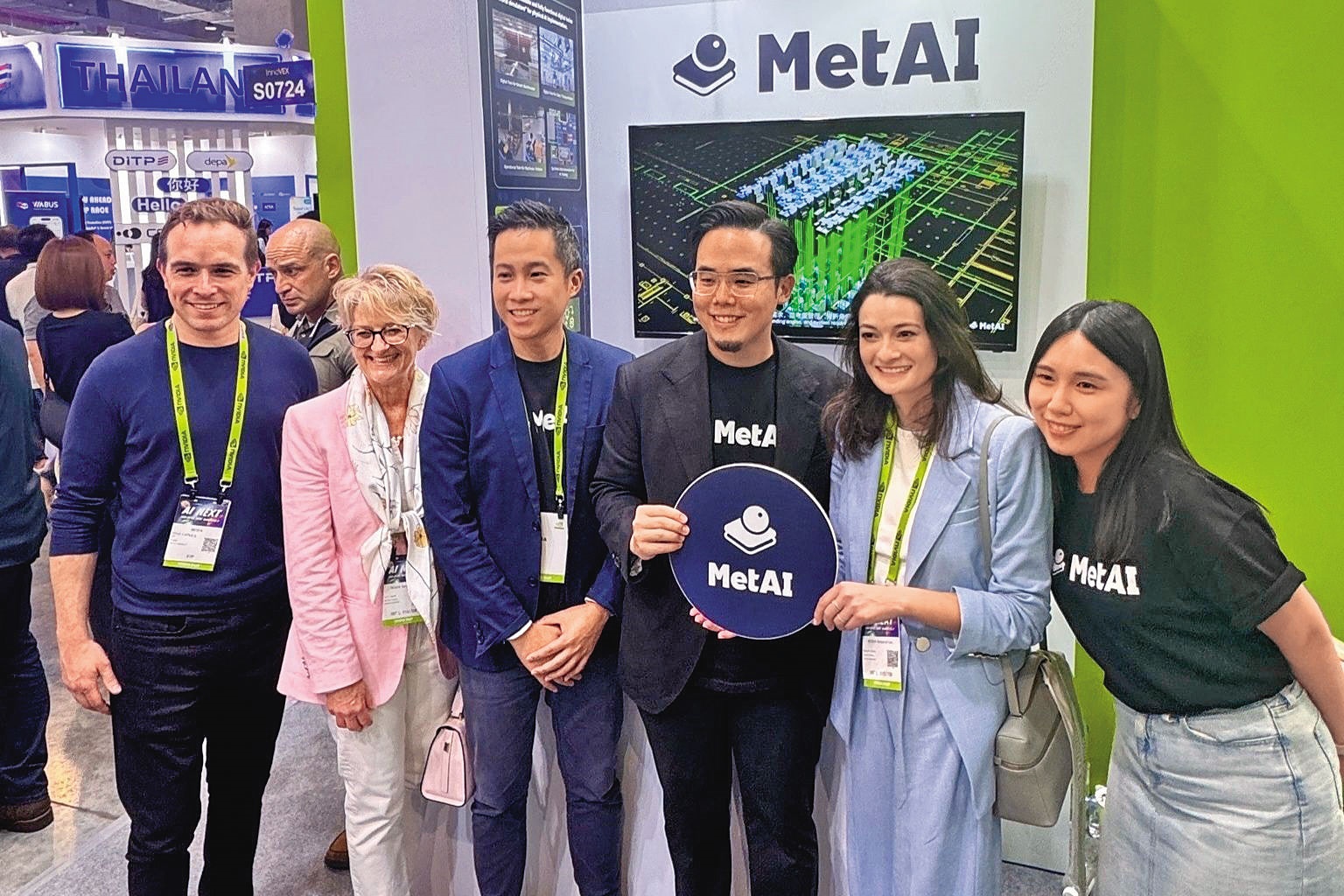 黃仁勳的女兒黃敏珊（右2）負責Omniverse產品行銷，與MetAI創辦團隊互動頻繁。右3為MetAI共同創辦人暨執行長余泰萬。（翻攝自MetAI Linkedin）