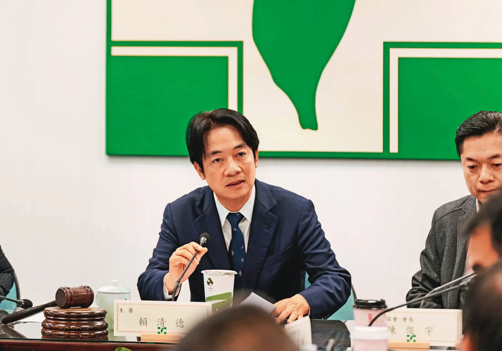 賴清德下動員令，號召「保台香燈腳」站出來。（民進黨提供）