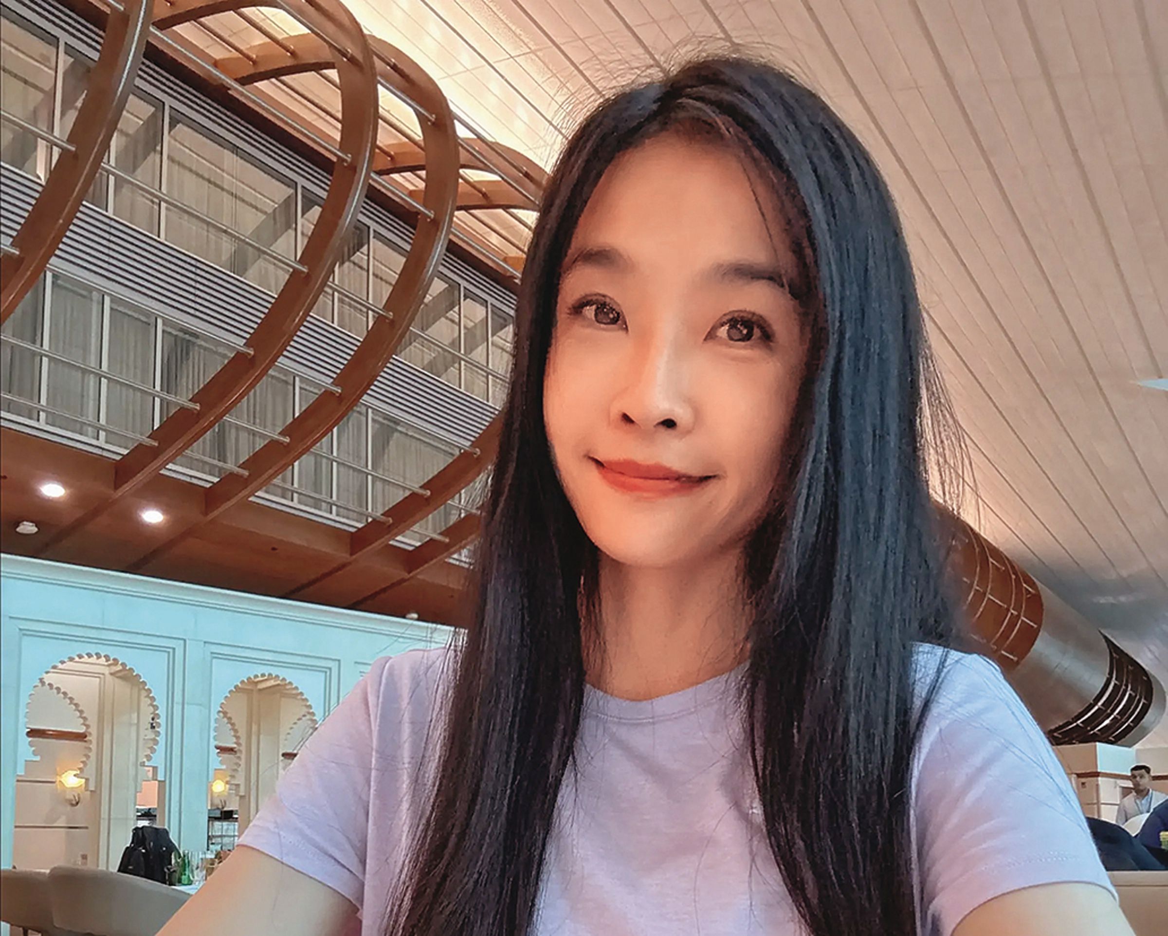 小嫻與何守正離婚後,外界曾將婚變原因之一指向宗教信仰差異,引發不少討論。(翻攝自小嫻臉書)