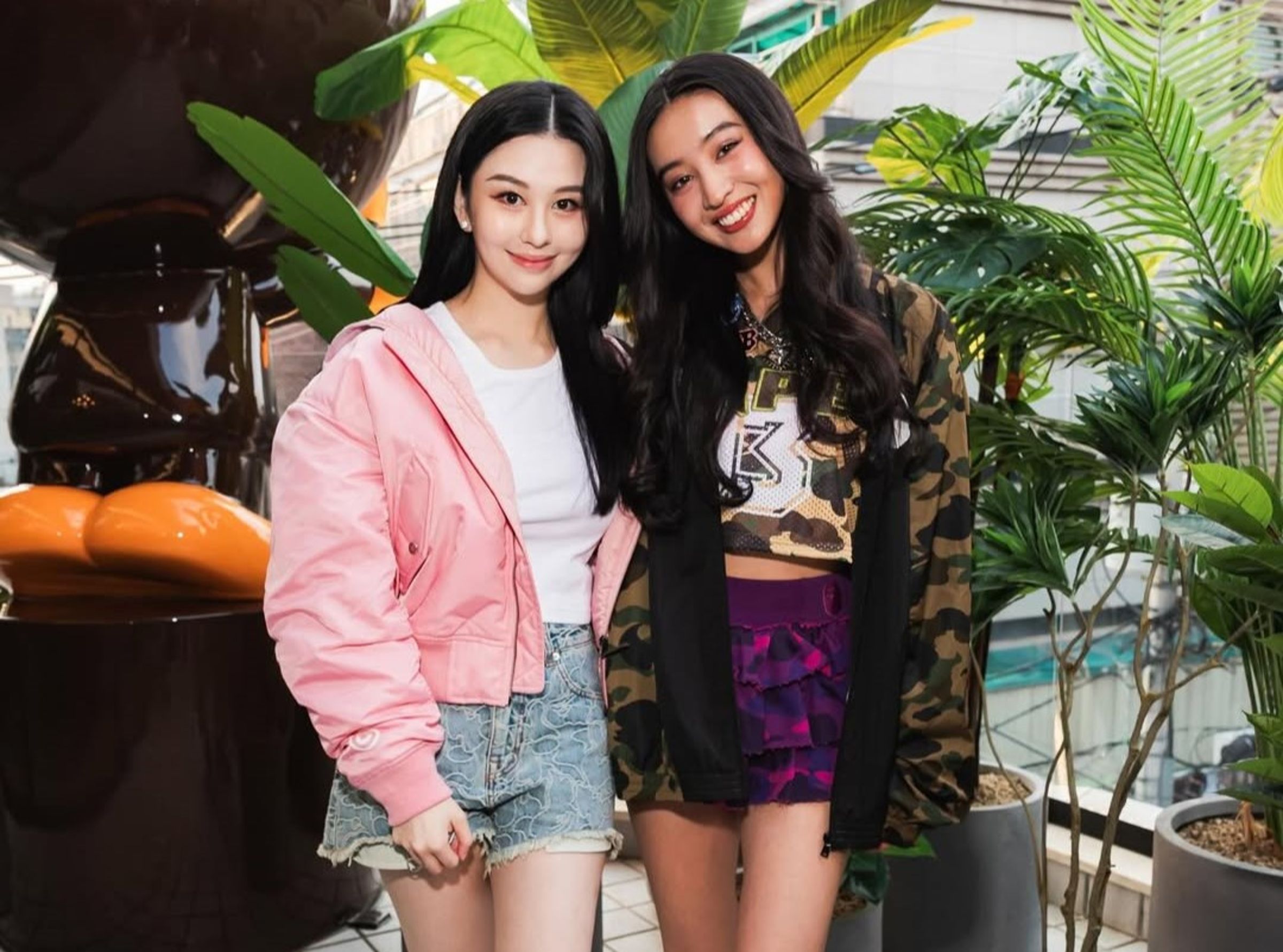 沈月（左）和木村光希（右）在活動中同框。（翻攝yuetyuetxx IG）