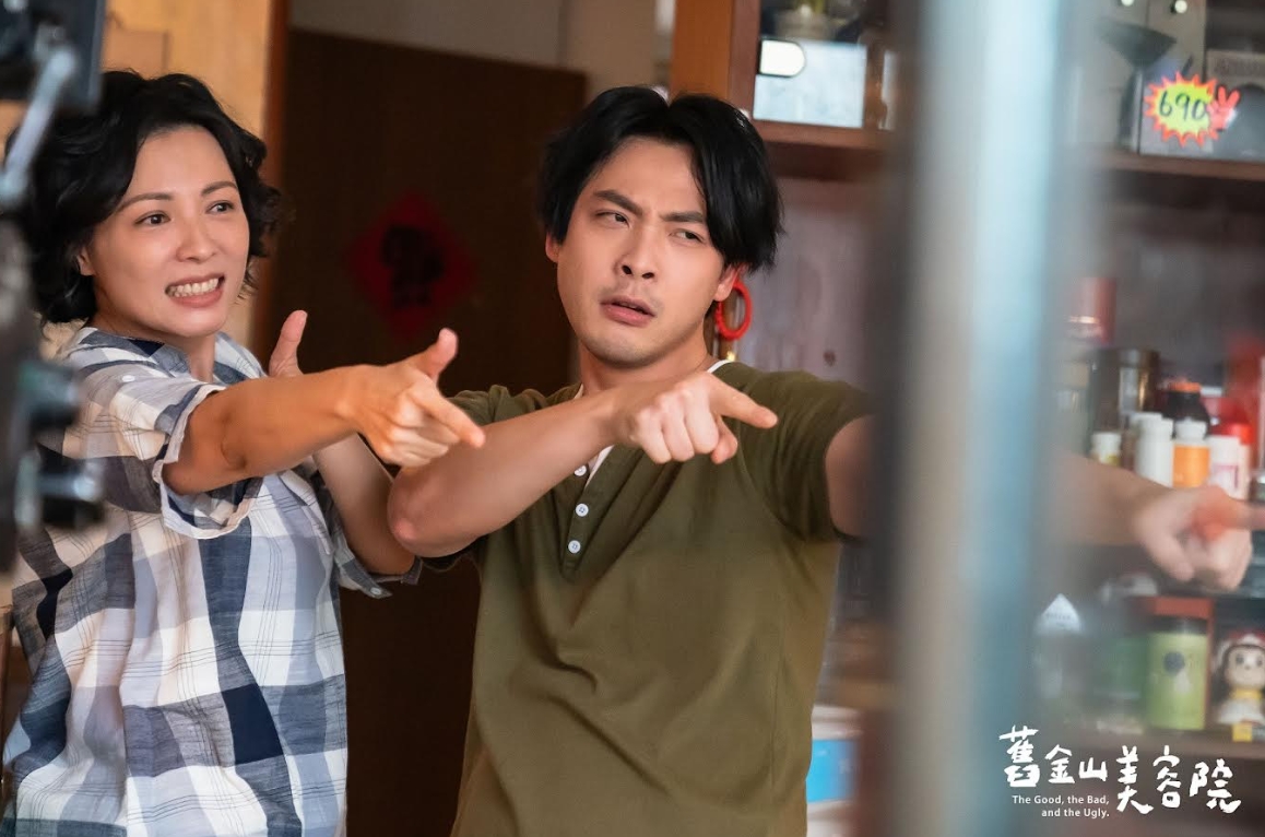 陳孝萱與連晨翔飾演母子，戲裡戲外互動融洽。（TVBS提供）