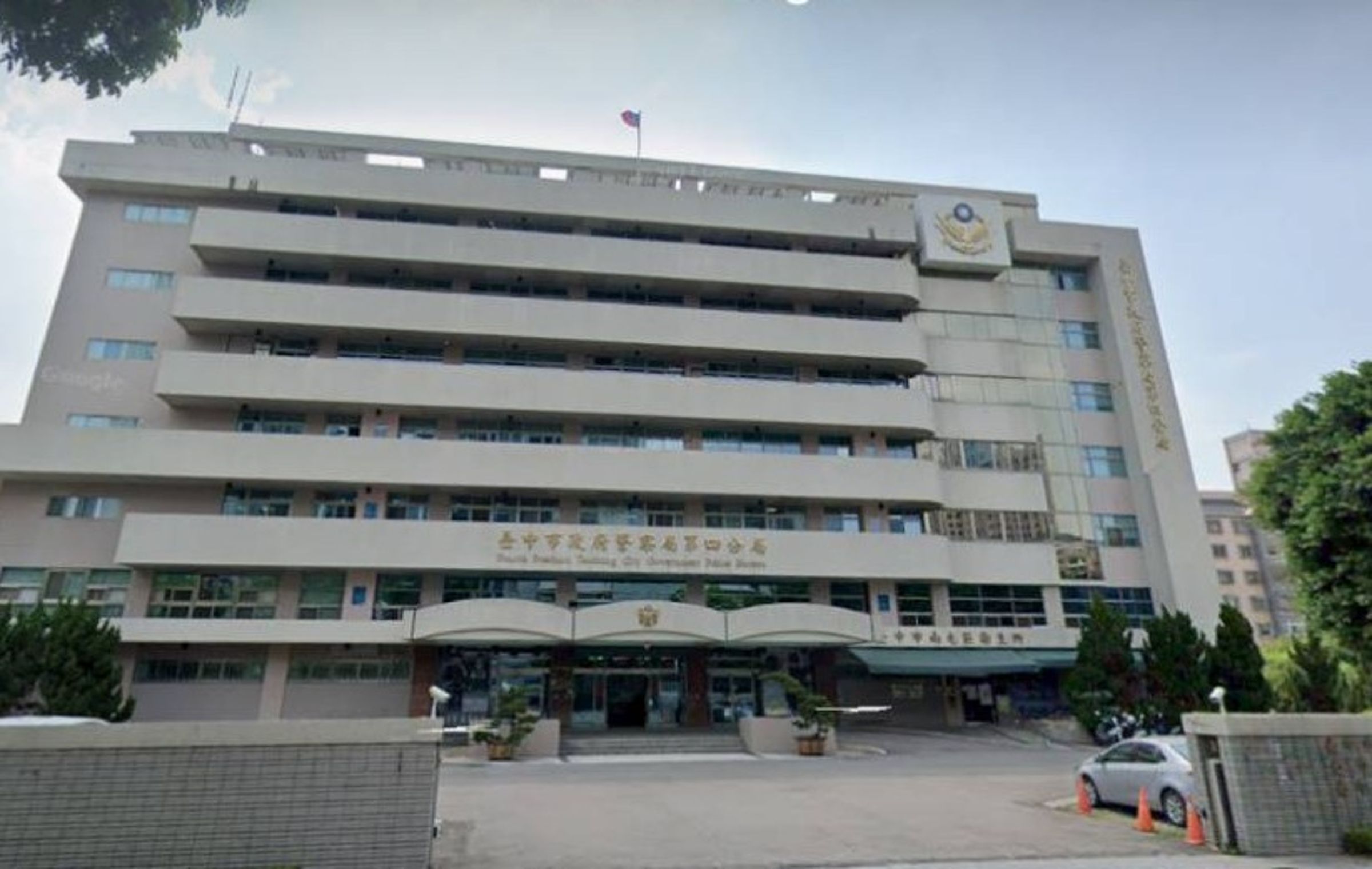 據調查，涉案2名警察是在第四警分局服務時犯案。（翻攝自Google Map）