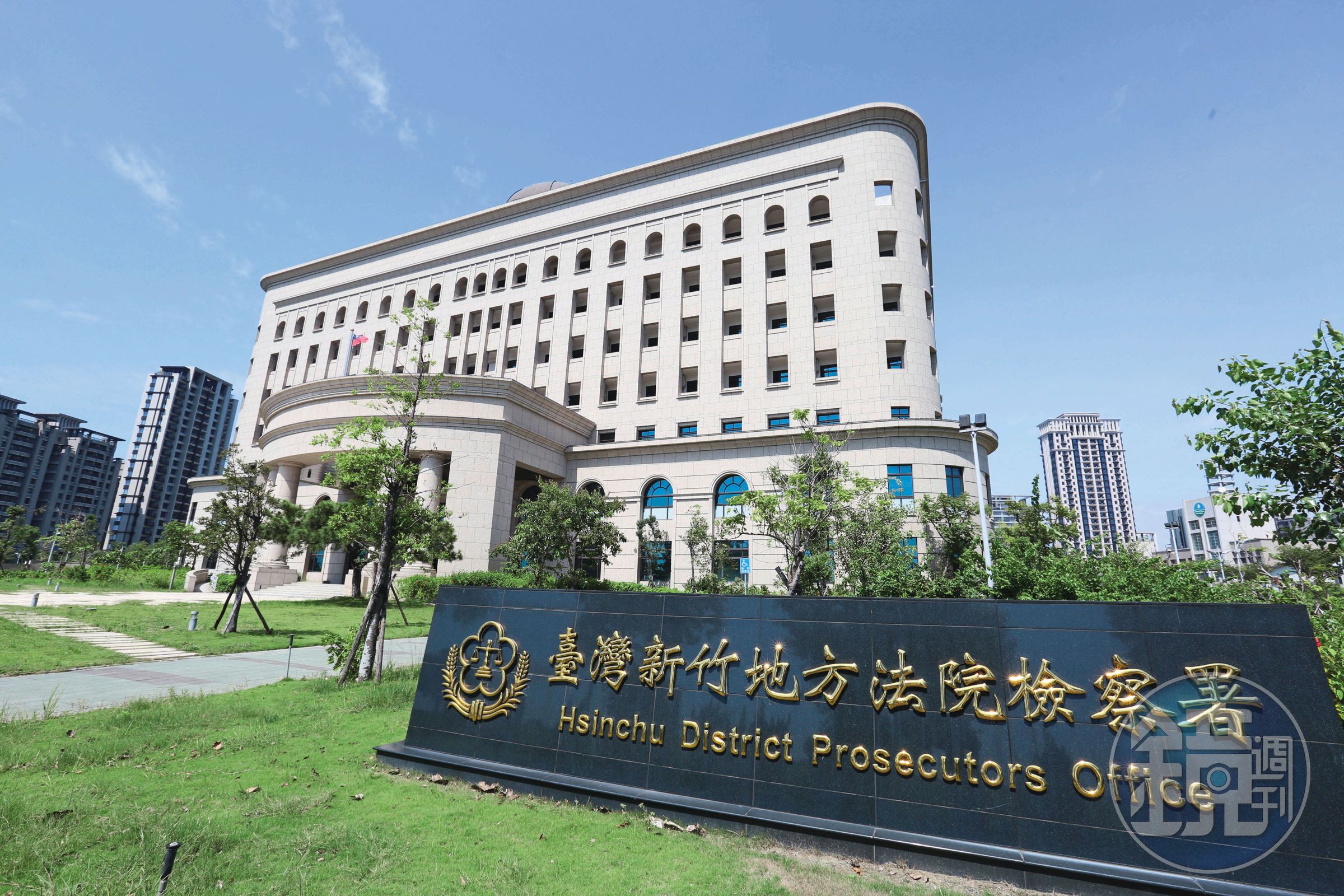 許男與李女雙方目前纏訟官司數十件，2人已成為新竹地檢及法院內眾所皆知的人物。