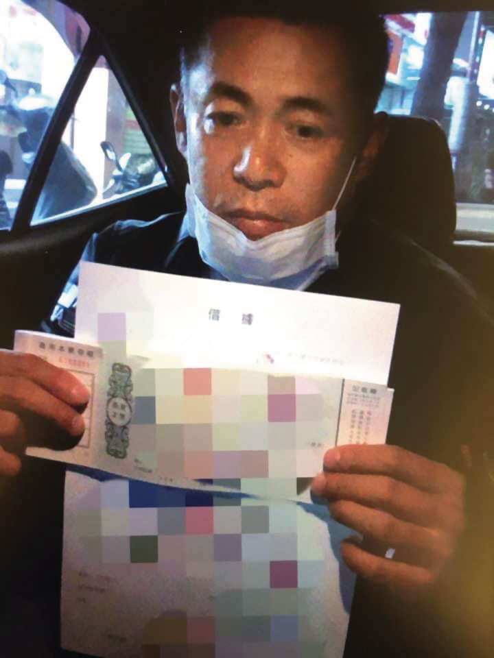 網路曾經流出汪建民被追債的畫面,也有傳說牽扯到了寶媽身邊友人。(翻攝自爆料公社)