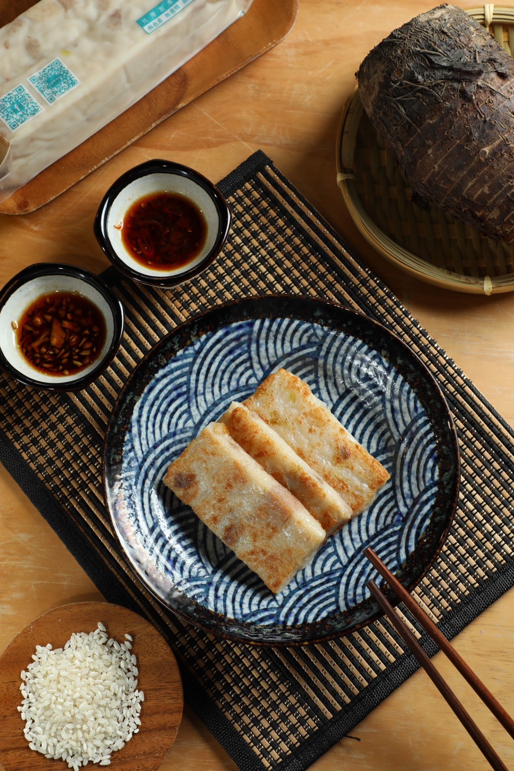 蘇吉民說，自家使用天然食材，即使放冷都能吃到食材香氣，唯獨「芋頭蘿蔔糕」趁熱吃香氣才最足。（內用70元／3片，冷藏真空包160元／8片）