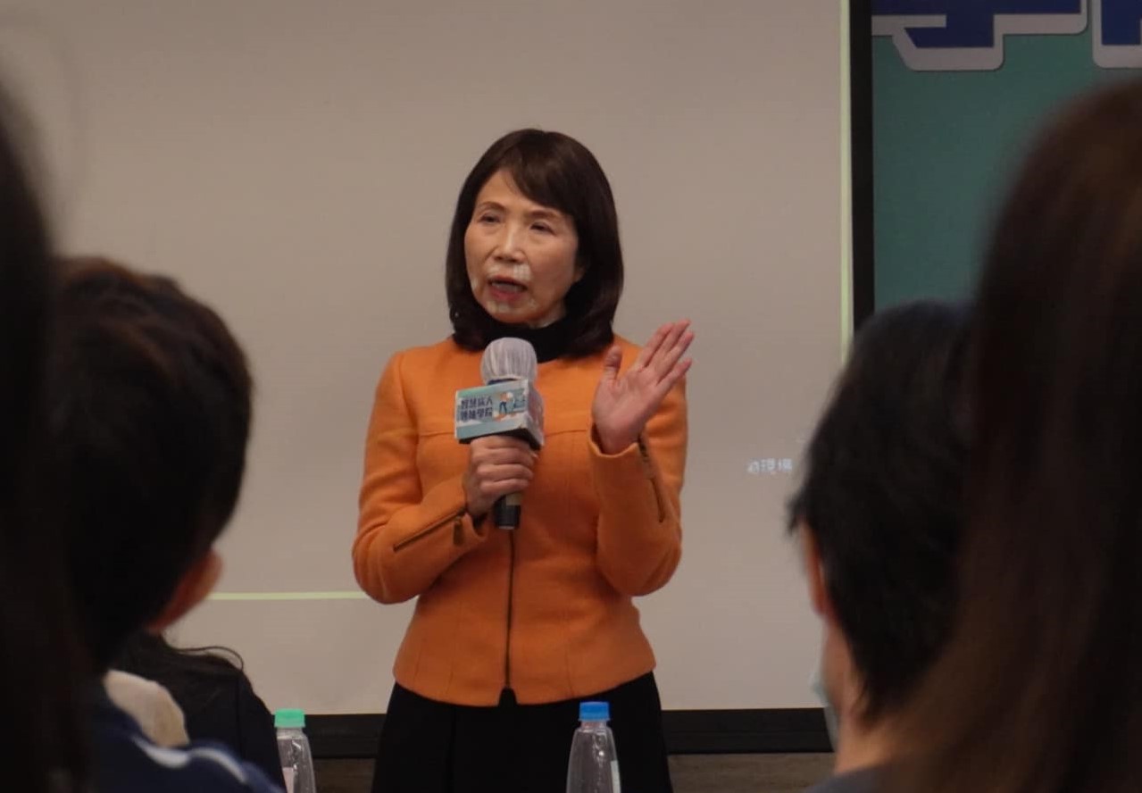 陳昭姿於晚間透過臉書發文強調「有錯就認，絕不逃避」，為「聖母瑪利亞是代理孕母」發言致歉。（翻攝臉書＠陳昭姿）