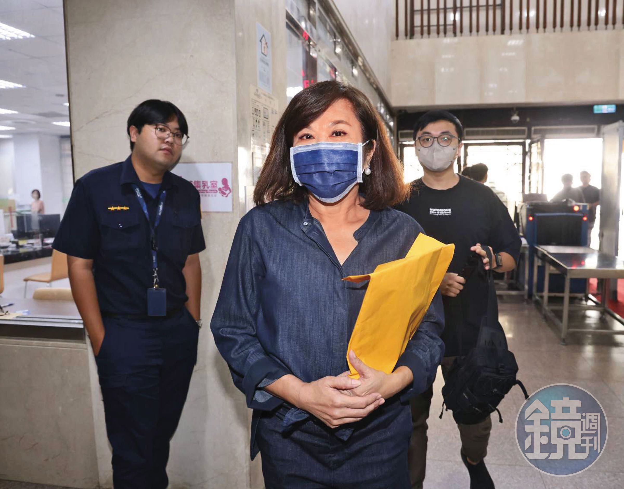 基隆市副市長邱佩琳(圖)出庭證實,謝國樑母親的200萬元是柯文哲在市長室親收,另林命群及周俊吉妻各200萬元是柯派人至她家向管理員拿取。