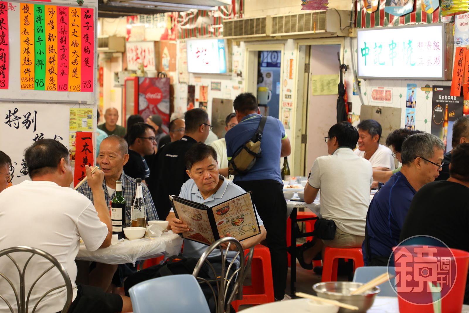 每到用餐時段，中記小廚永遠座無虛席。