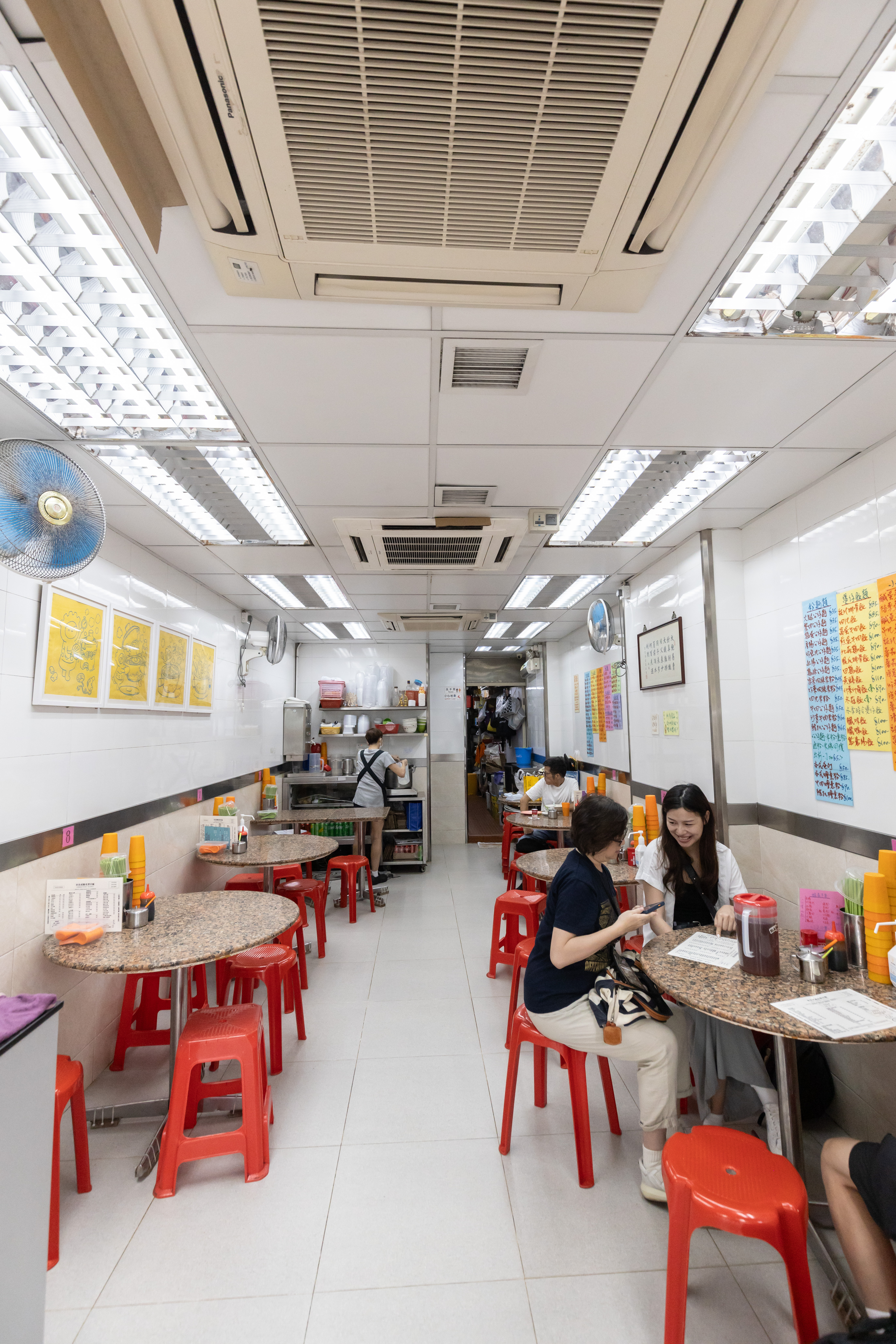 餐廳只營業到下午4點，是較少見的早午市時段煲仔飯。