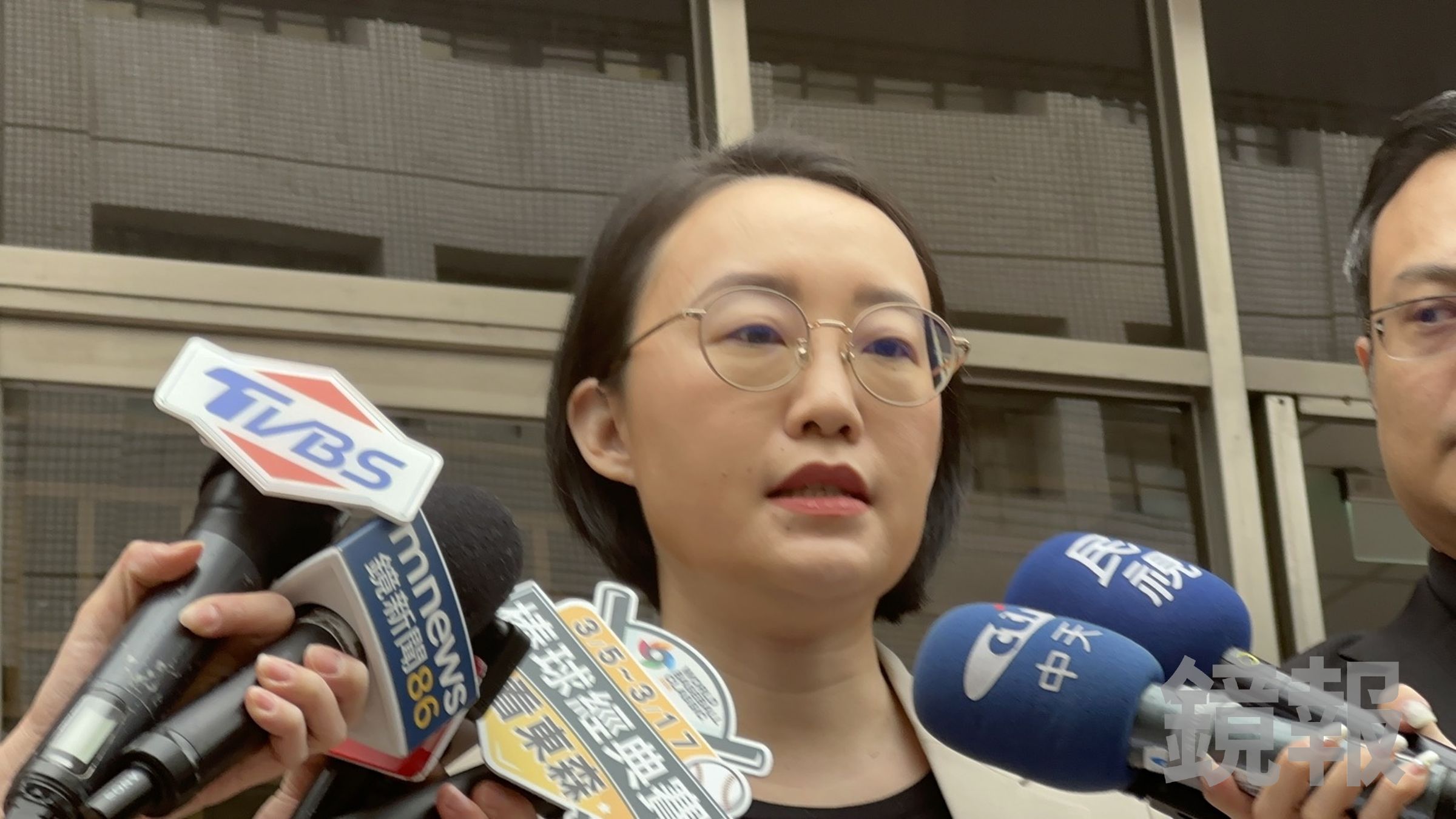 劉向婕表示，自己已在訴請離婚中，未來將勇敢面對司法裁判與社會檢視。（鏡報馮茵）