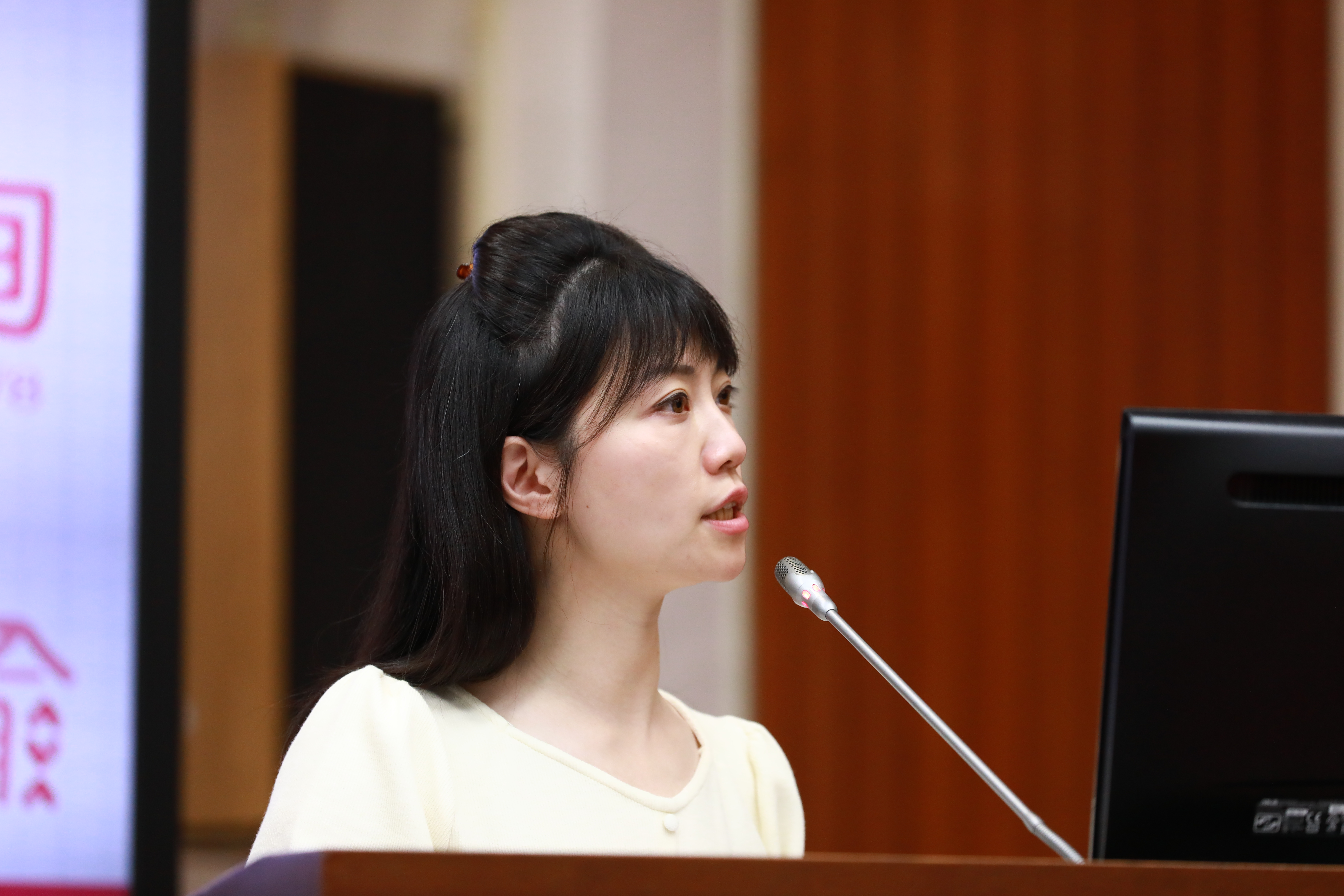 高嘉瑜踢爆國民黨對手李彥秀在美國加州坐擁豪宅，以及在中國三亞也有置產。（本刊資料照）