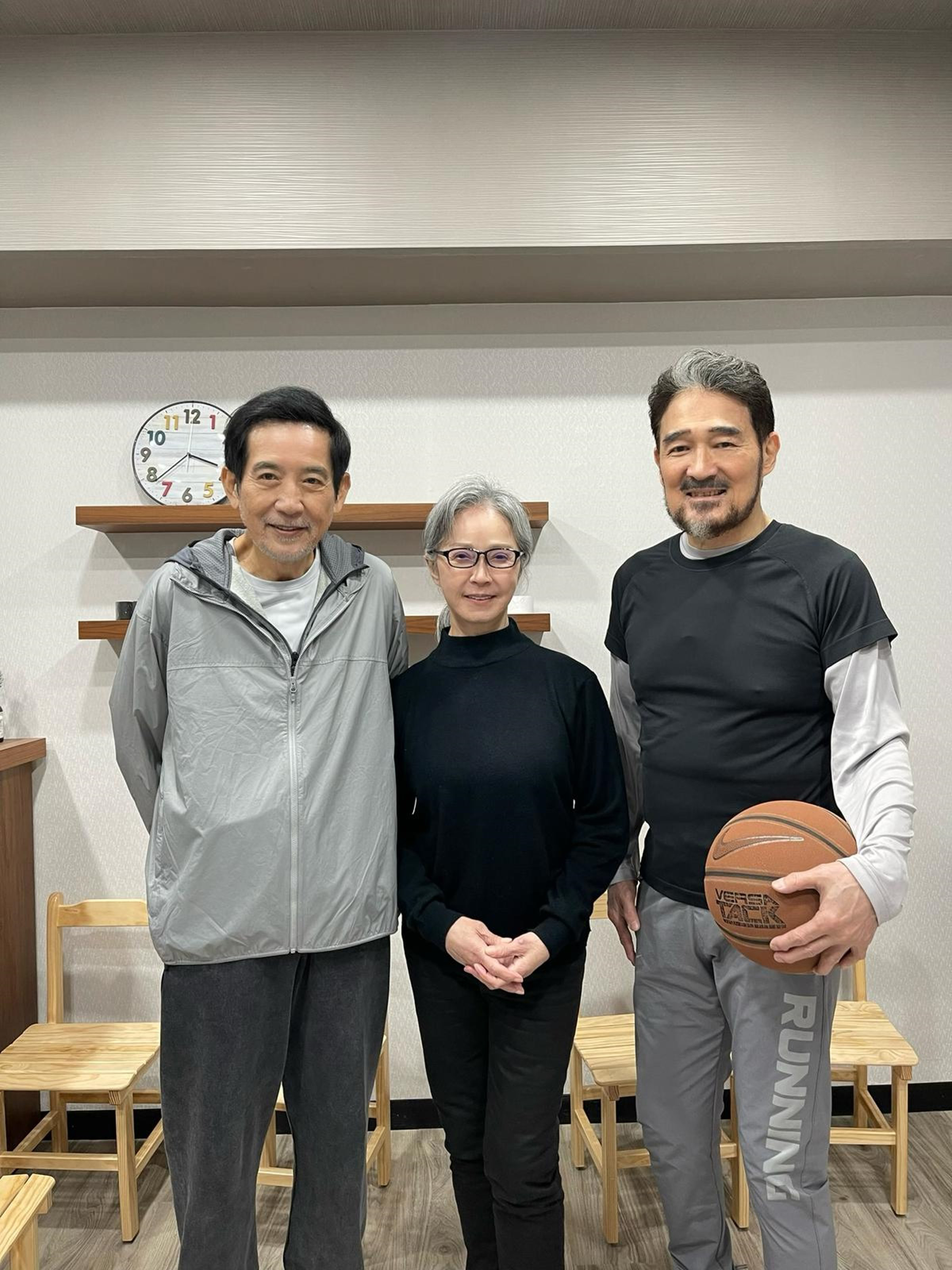 李璇與當年同期的秦漢、雲中岳合影。（Netflix提供）