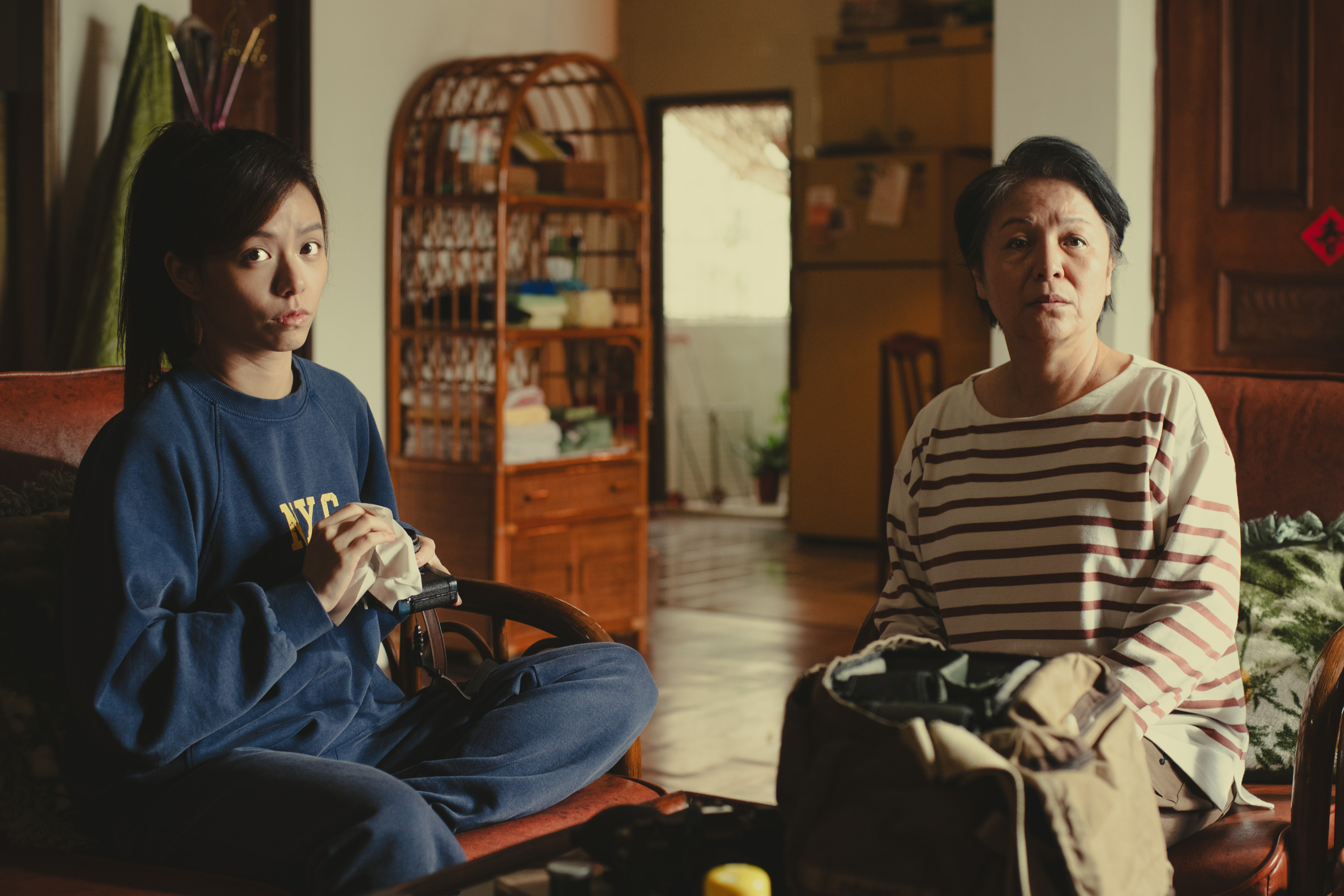 潘麗麗、宋芸樺首度搭檔，這對母女檔的好演技逼哭觀眾。左起：宋芸樺、潘麗麗。（華文創提供）