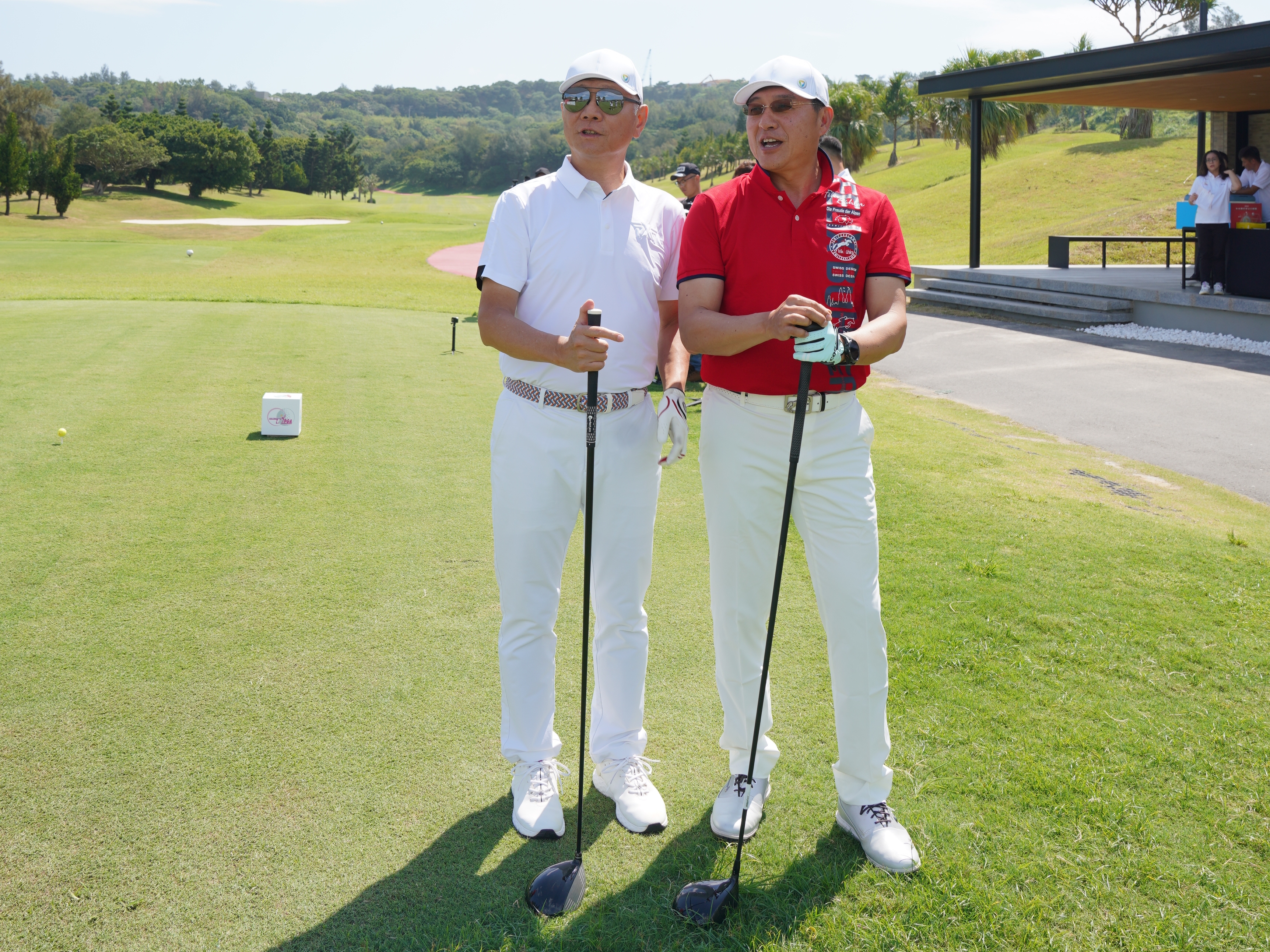 戴永輝（左）找來好友名主持人謝震武（右）當捐血代言人。