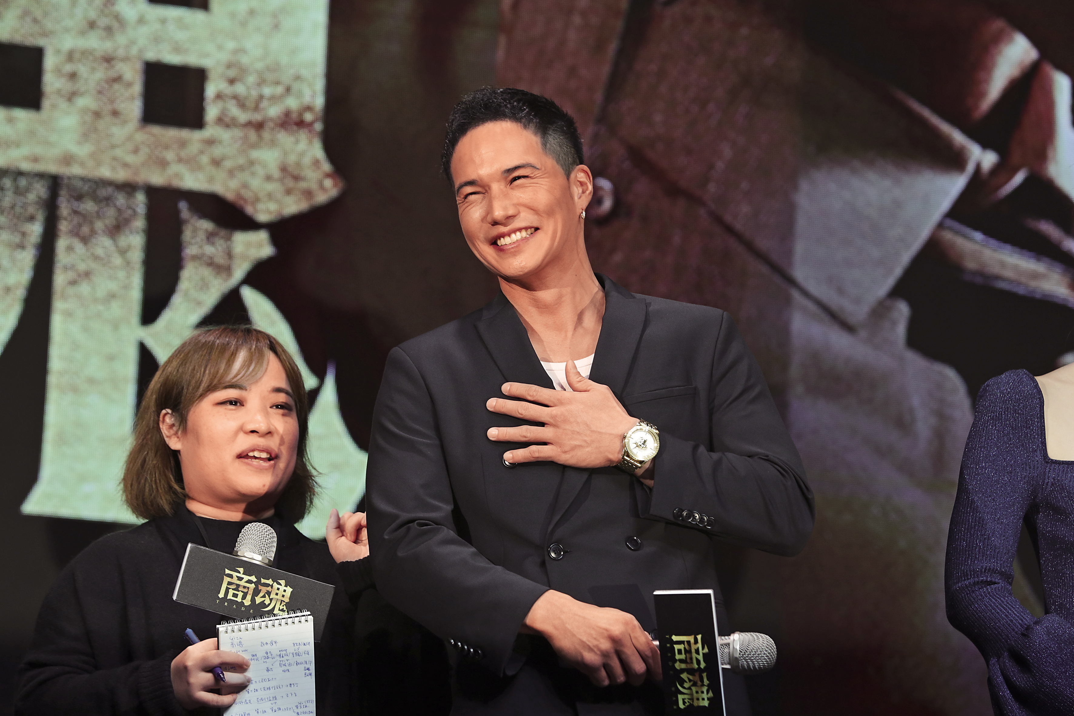 市原隼人（右）為來台拍攝，事前做足準備，演出時根據對手演員反應和翻譯溝通做調整。（欣蘭企業提供）