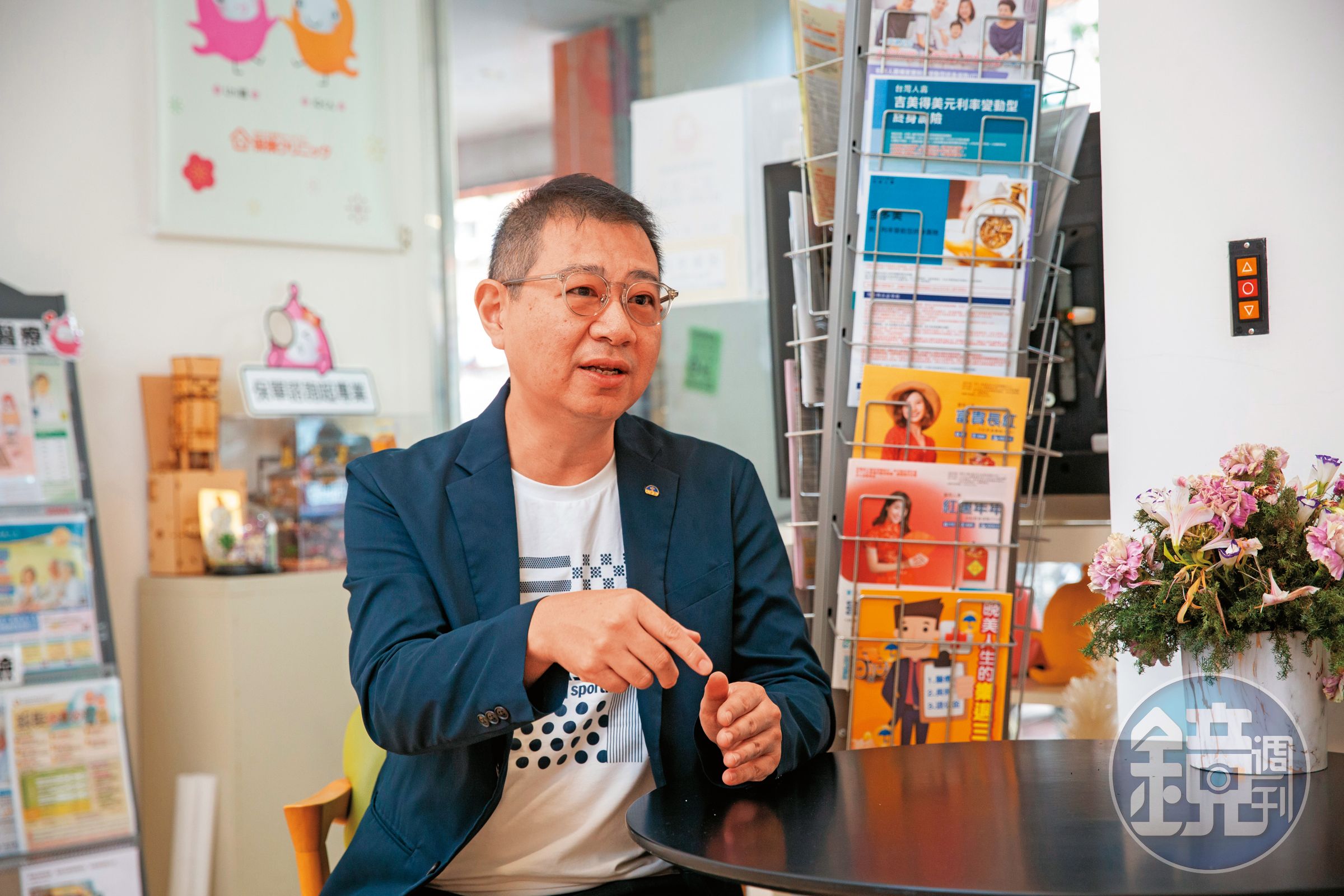 保險本舖壽險顧問駱潤生建議,可透過利變型壽險轉年金及投資ETF,累積退休金。