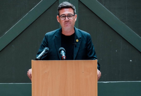 英國工黨黨魁出爐,「北方之王」柏南將出任,預計20日接任首相。(翻攝自Andy Burnham臉書)