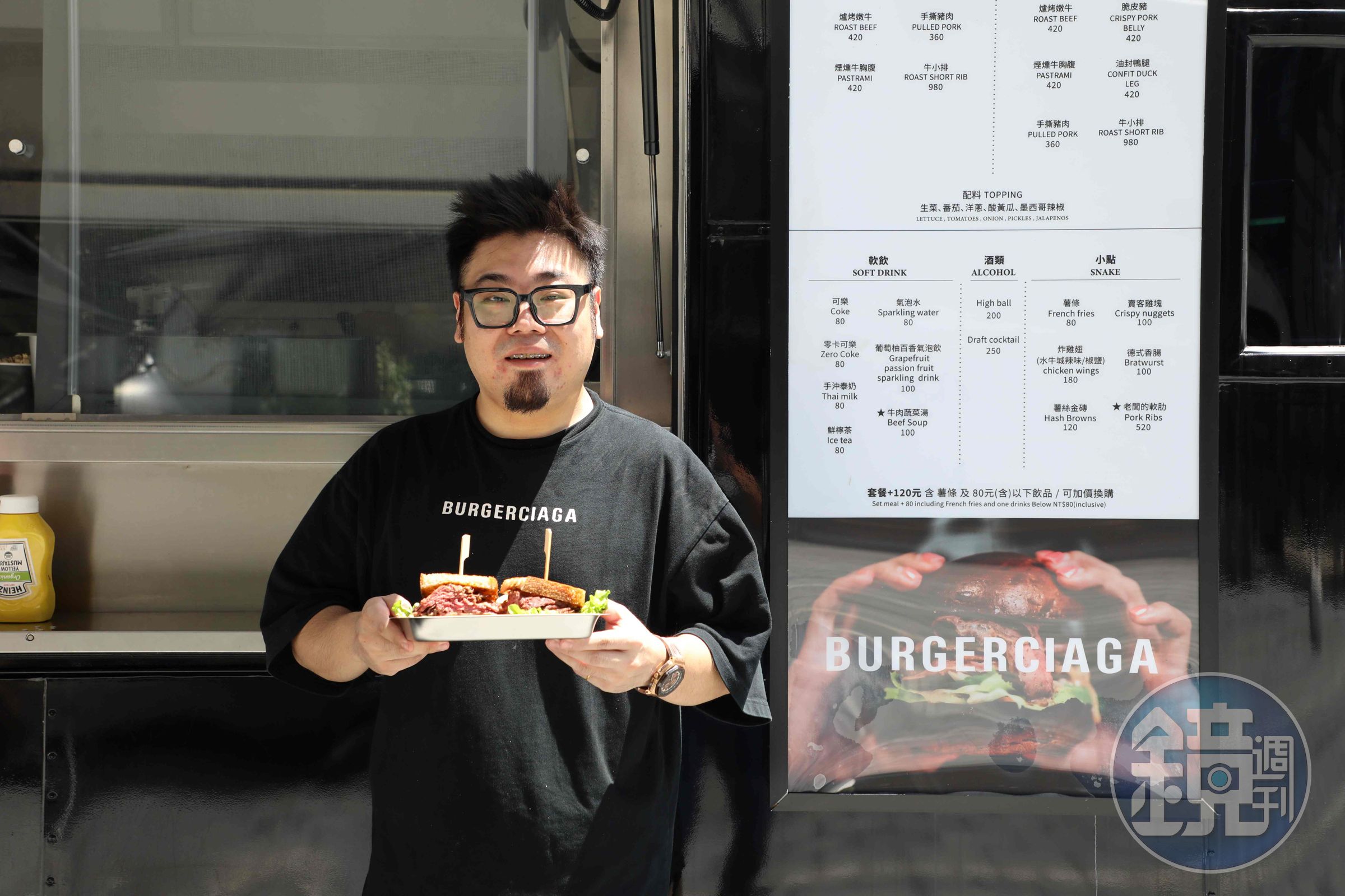「Burgerciaga漢堡世家」老闆大胖有鑑於牛肉價格節節升高，近來也考慮挑戰近來爆紅的Smash Burger（手壓焦香漢堡）。