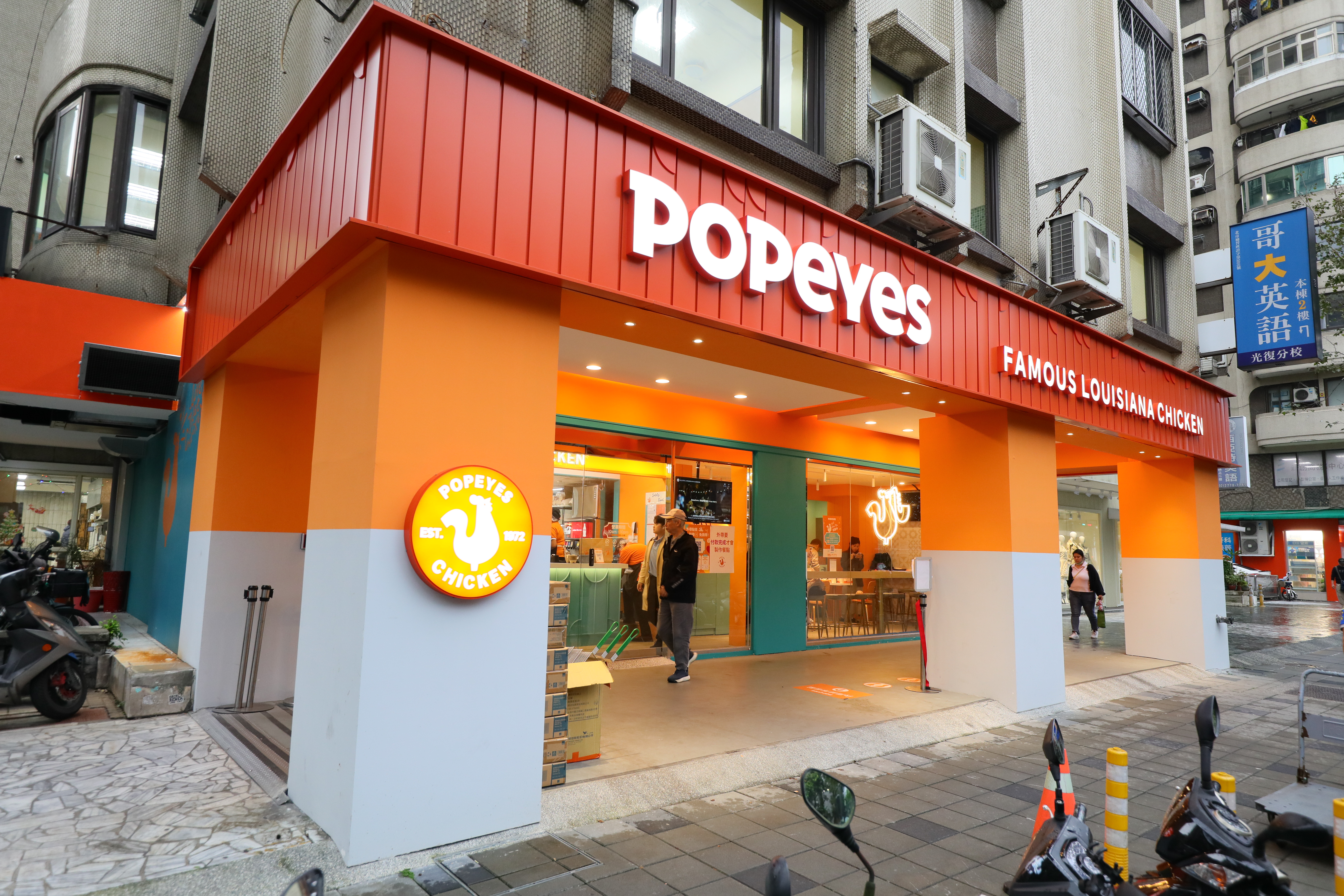 炫風來台的「Popeyes」不到1年時間已拓展出光復店、許昌店以及台北101店三間分店。