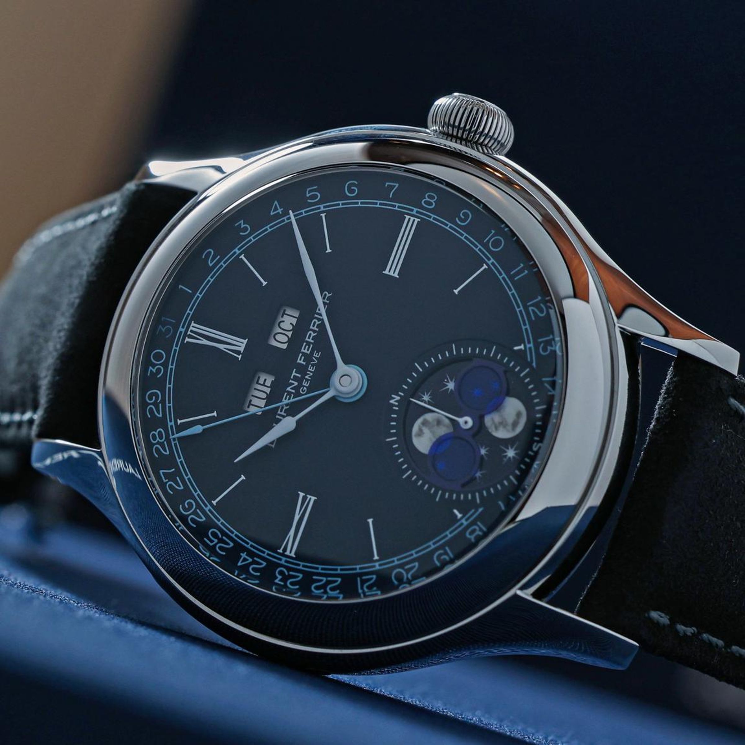 LAURENT FERRIER Classic Moon精鋼錶款,定價約NT$2,920,000。