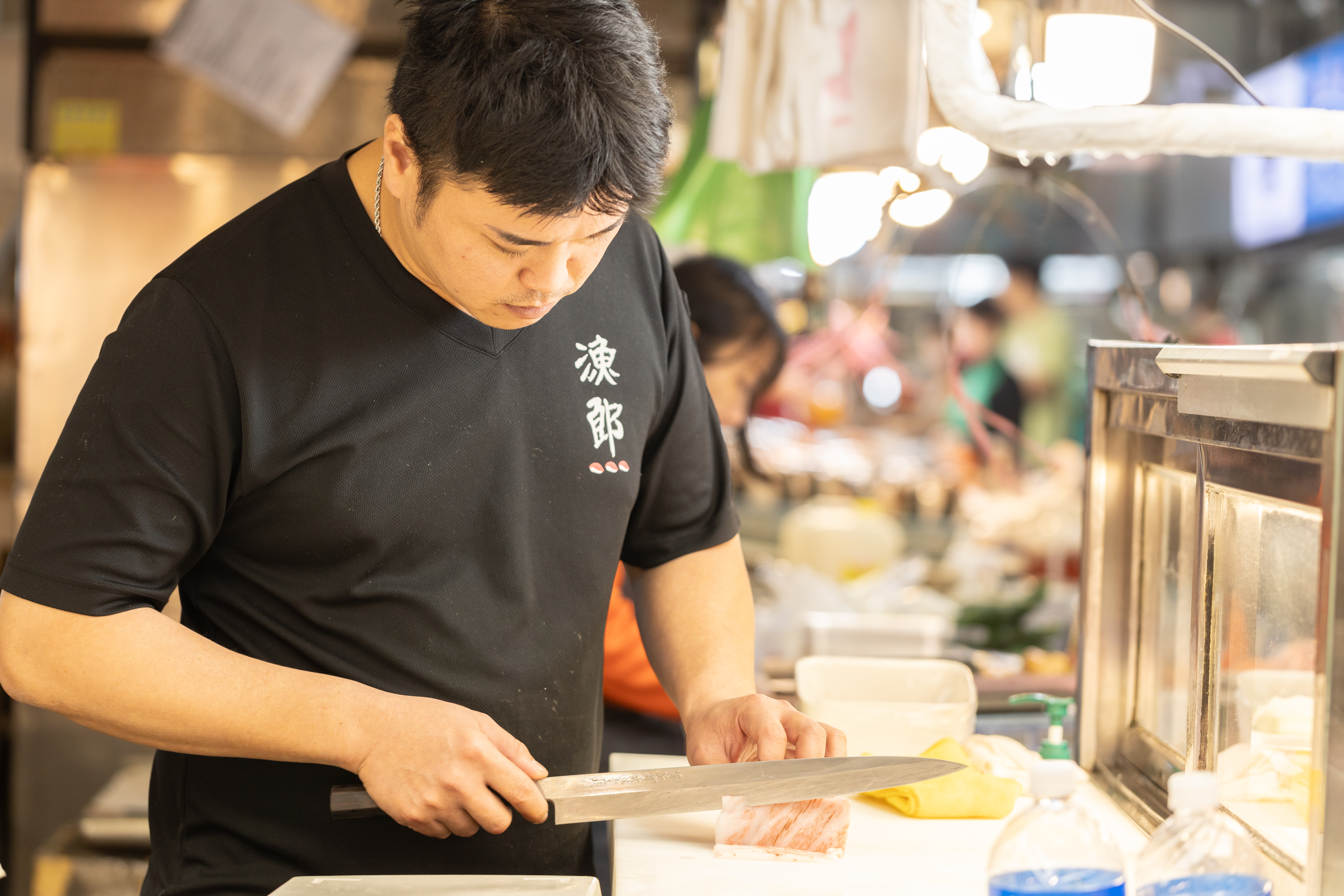「漁郎星鰻丼」有全熟的星鰻3尾，再附上一碗味噌湯，居然只要300元有找。（280元／份）
