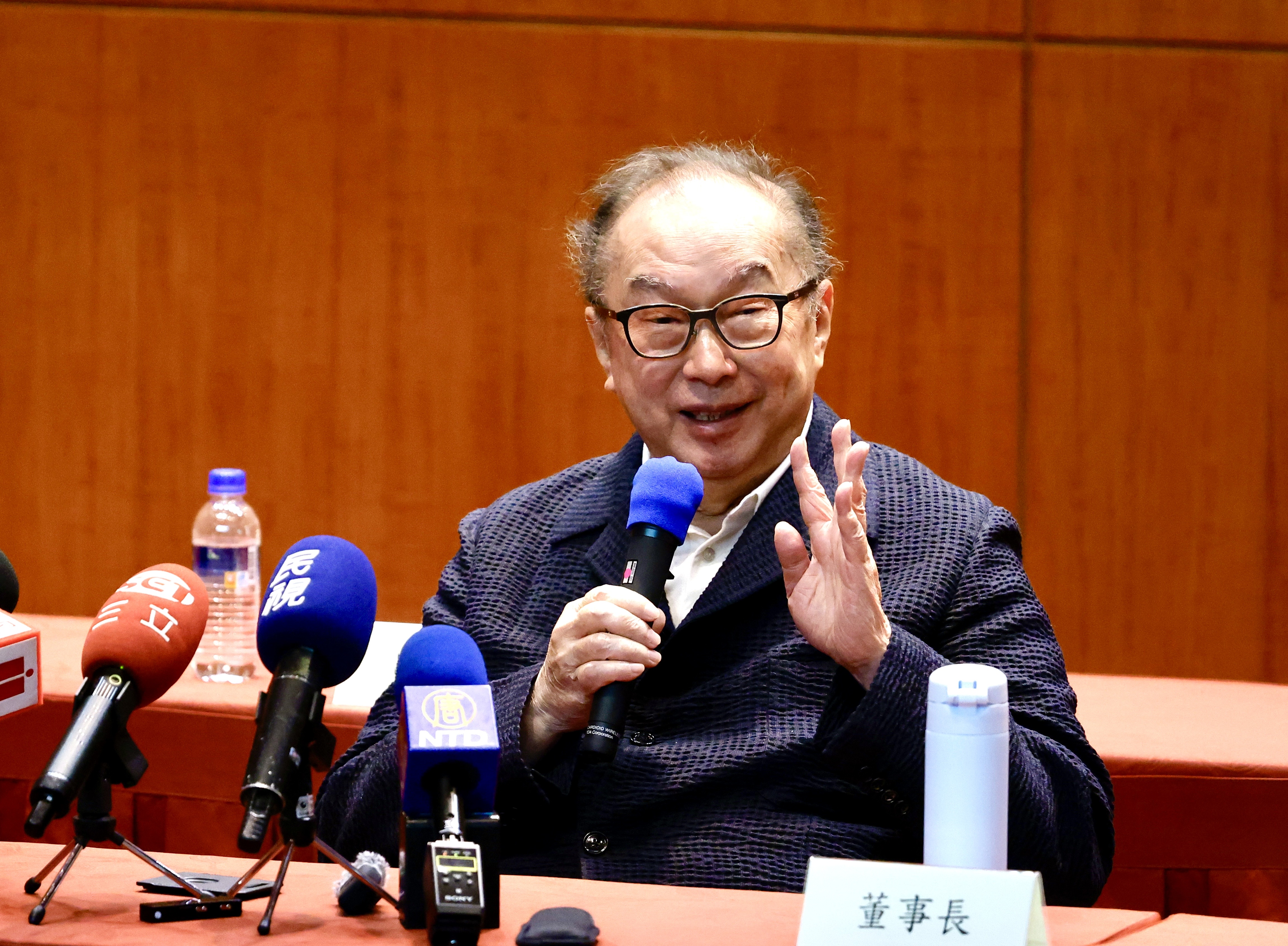 廣達董事長林百里出席股東會，會後親自點評他眼中的科技趨勢。