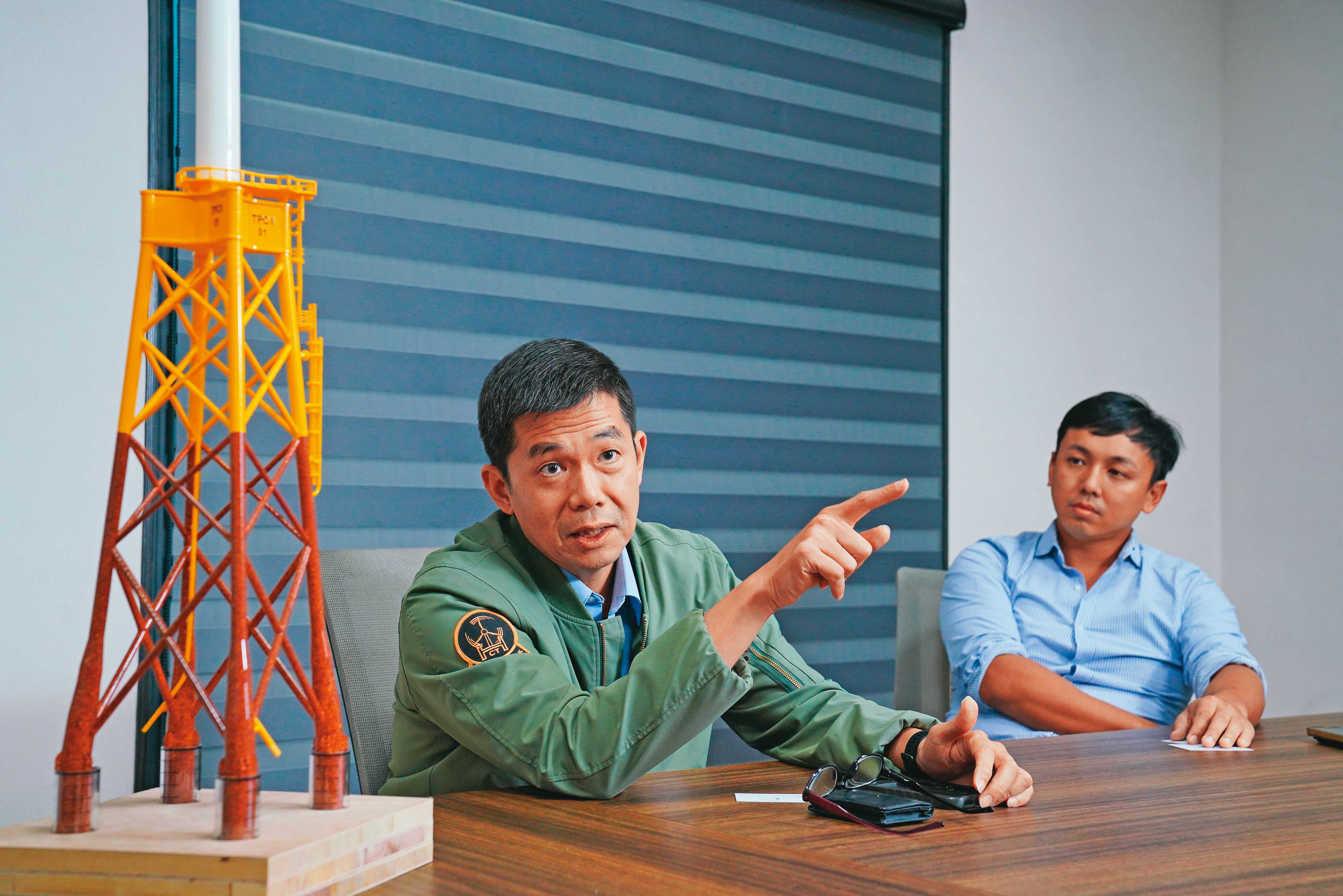 世紀風電策略長林明弘（左）以及董事副總賴宣邠（右）共同攜手努力為世紀鋼集團水下基礎業務開疆闢土。