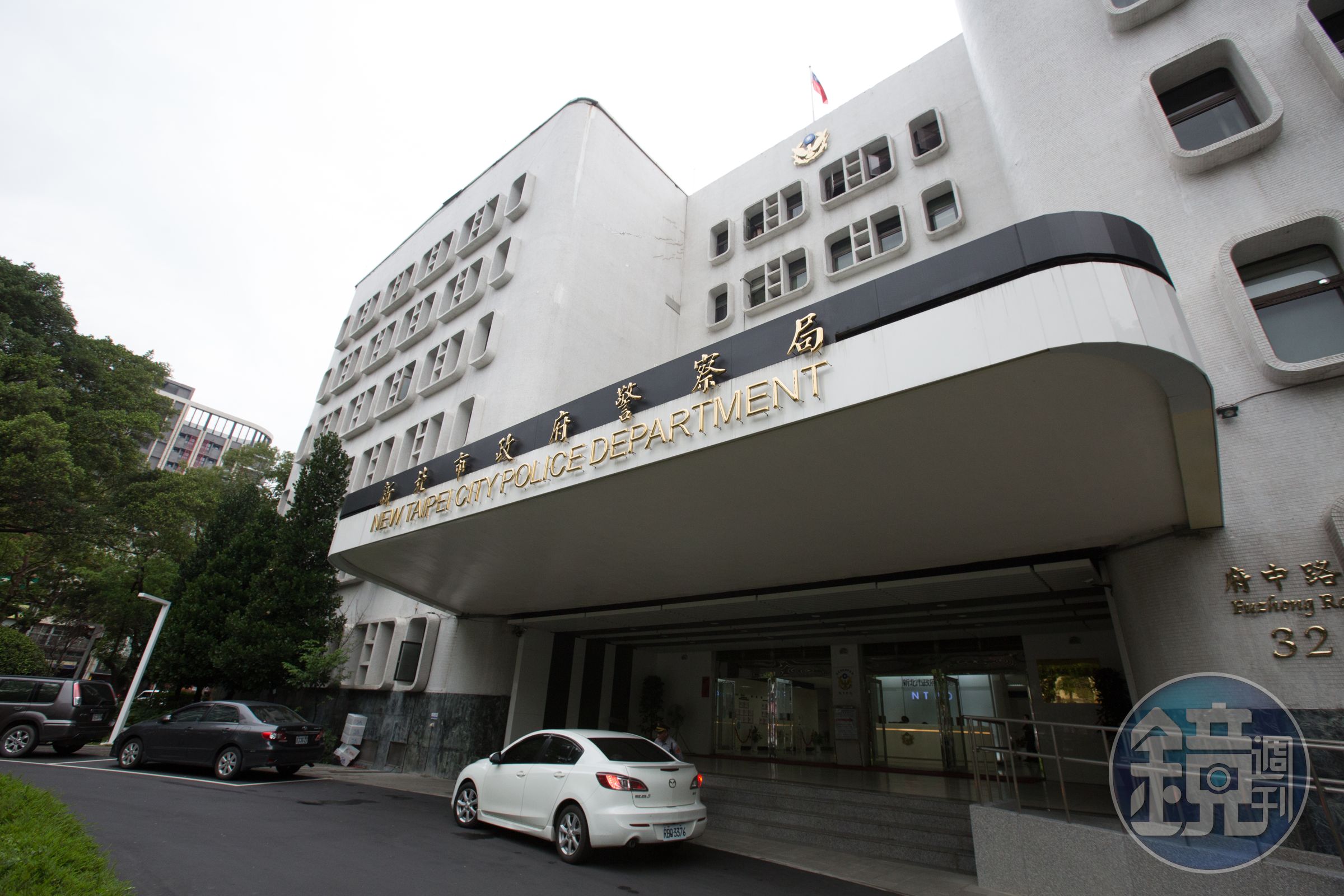 針對基層員警過勞問題，新北市警察局回應，近年已陸續增列警力減輕基層勤務負荷，目前採「補休優先」原則，2年內沒休完就會發加班費。（本刊資料照）
