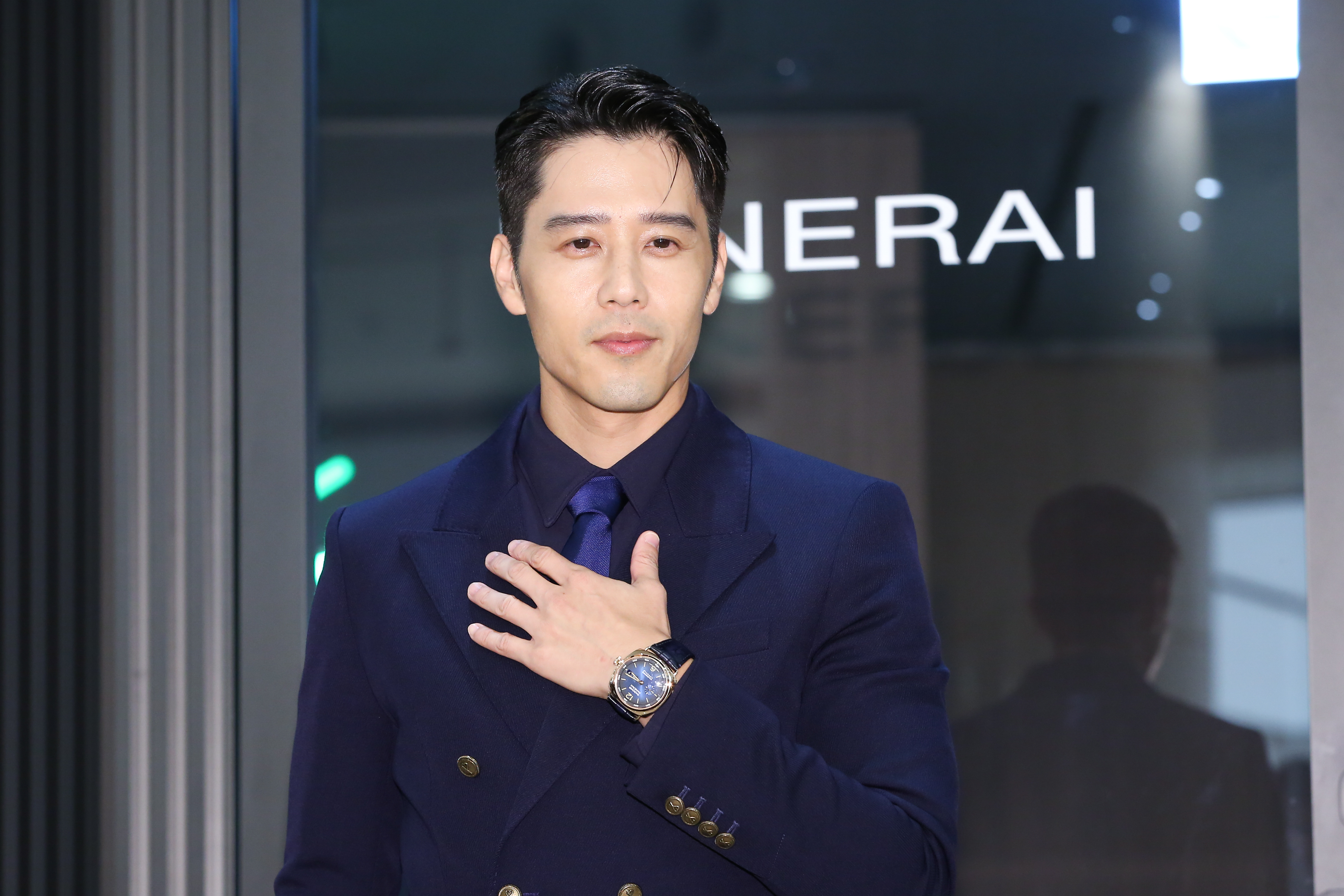 胡宇威出席PANERAI台北101全新概念旗艦店開幕，搶先佩戴Radiomir Annual calendar紅金年曆腕錶。