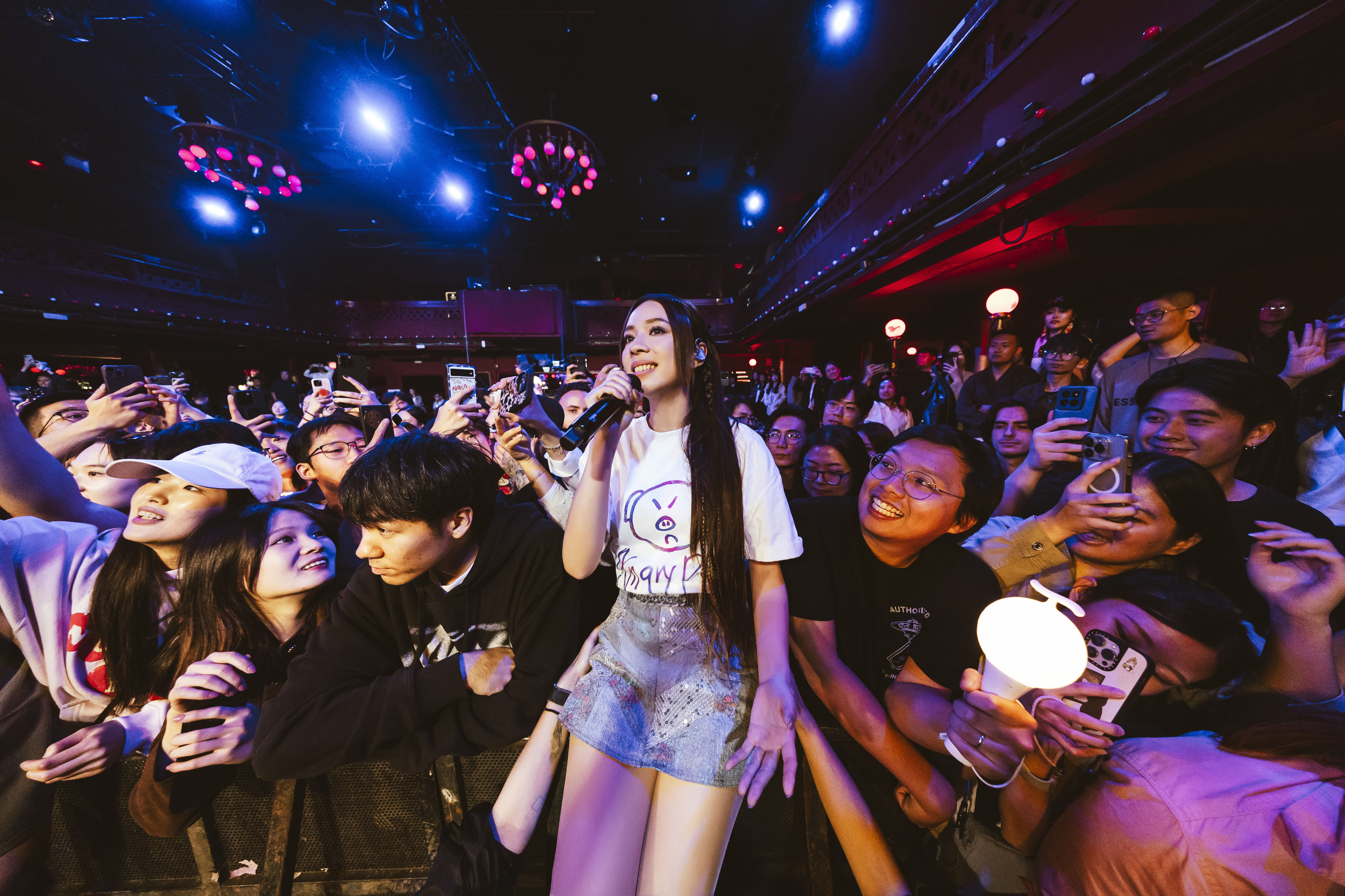 告五人不僅帶來音樂，更用真摯的互動讓歐洲粉絲們感受到熱情與親切。（相信音樂提供）