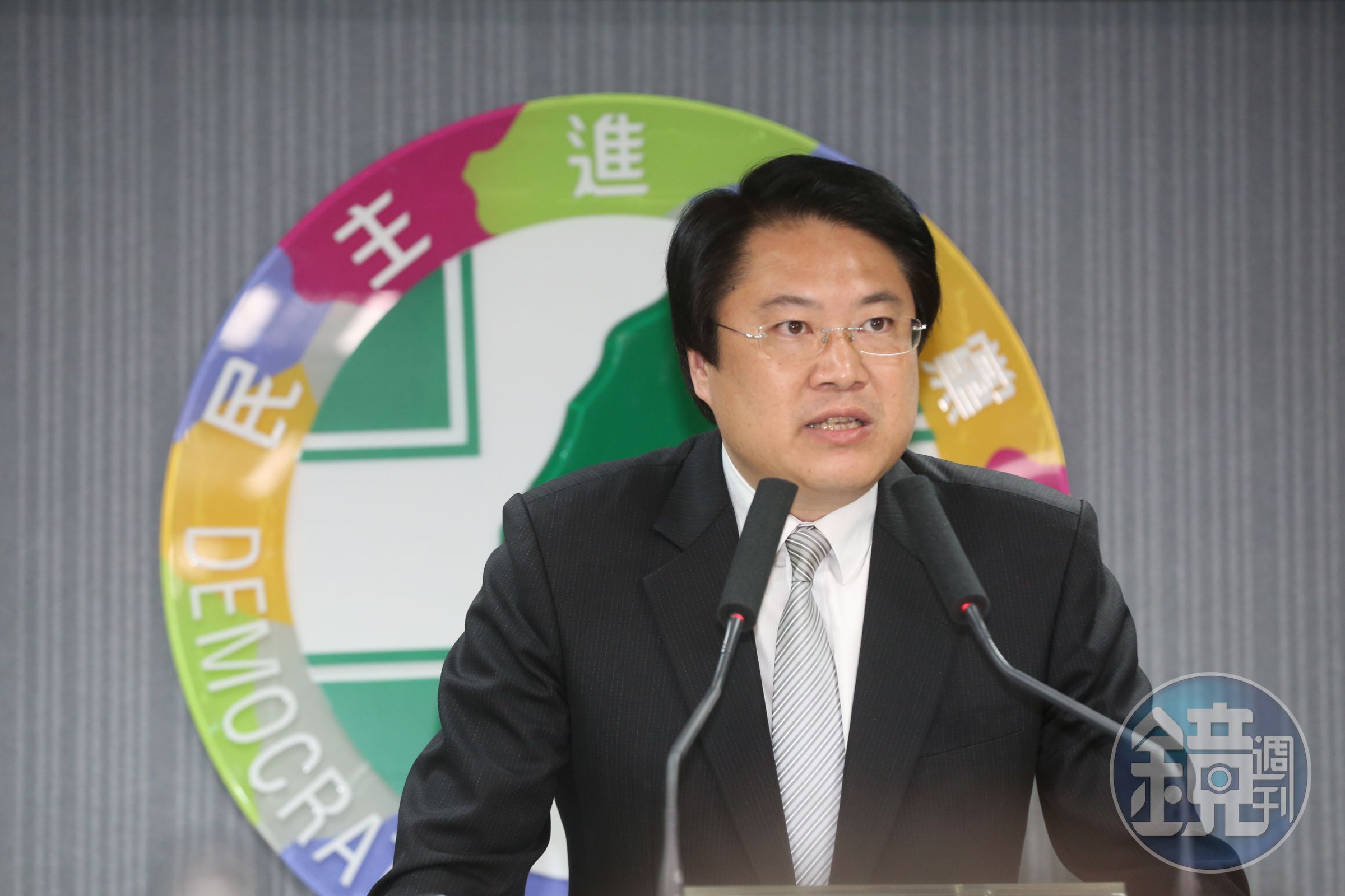 民進黨祕書長林右昌公布民進黨「罷免文宣三箭」，正式投入支援大罷免。（本刊資料照）