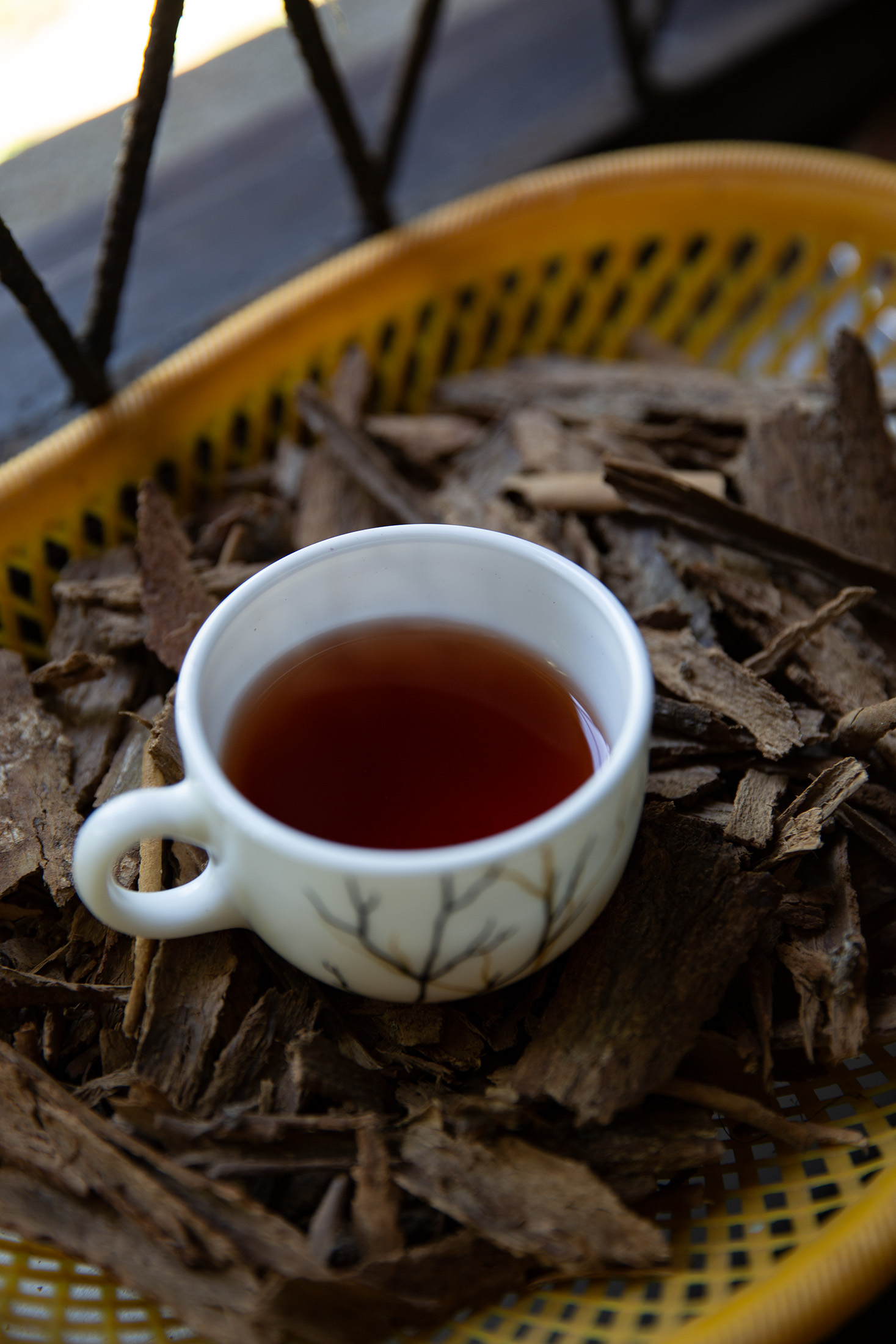 這裡肉桂茶入口芬芳溫潤，不加糖就有自然甜味。