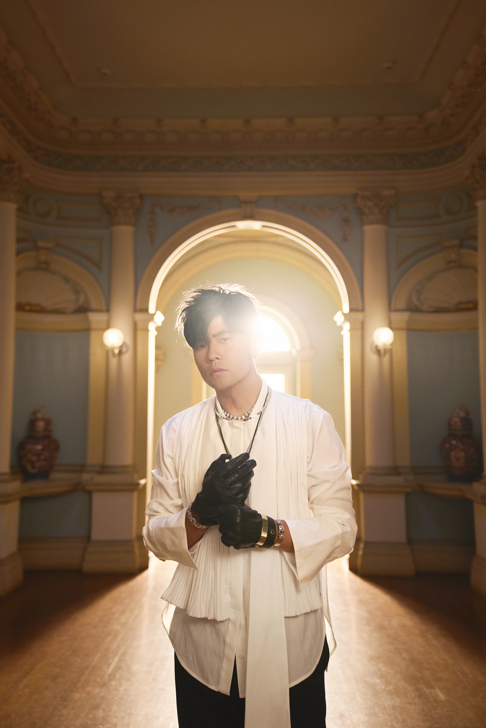 周杰倫最新MV「誰稀罕」今天中午12:00於周杰倫官方YouTube登場。（杰威爾音樂）