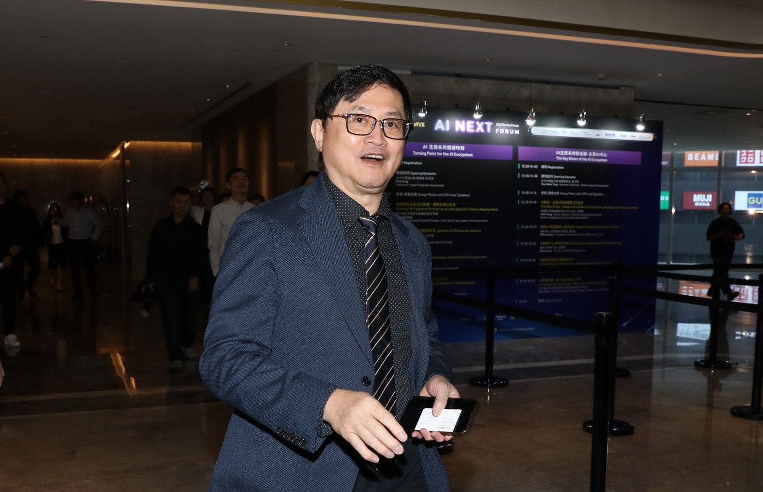 和碩董事長童子賢看到核管法通過修正後，鬆了口氣說：「終於解開了孫悟空的第二道緊箍咒。」（本刊資料照）